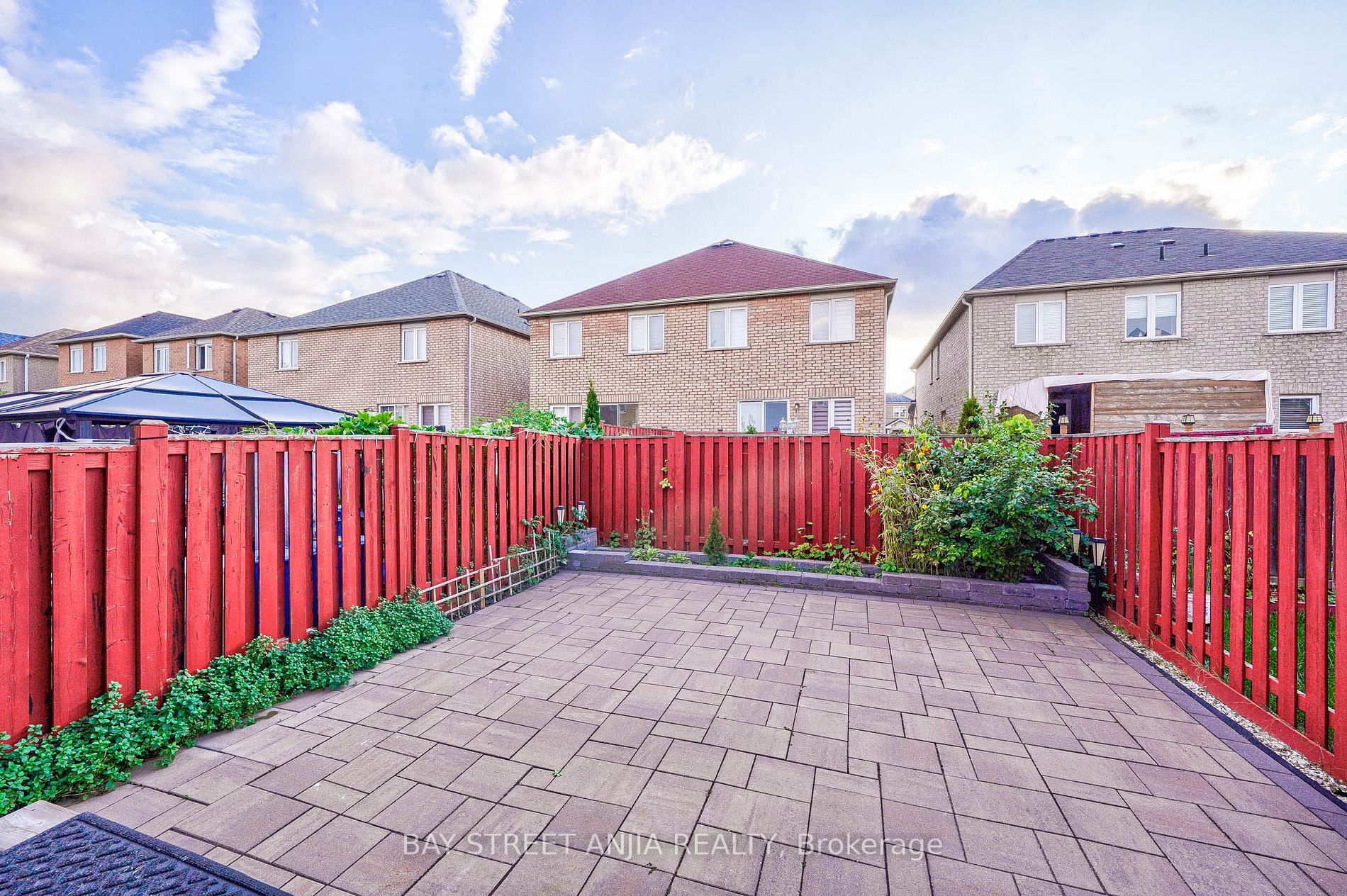 112 Guinevere Road