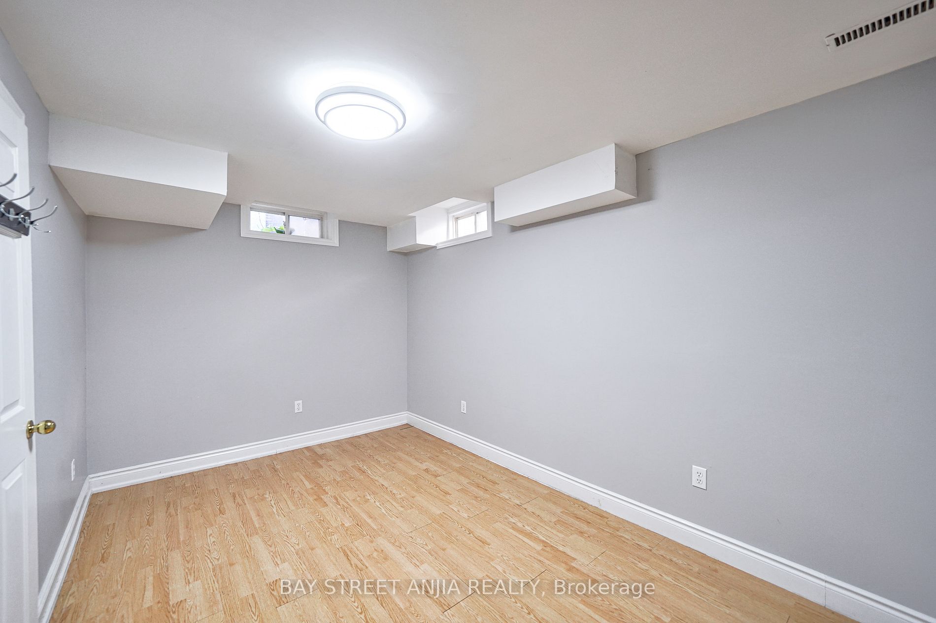 112 Guinevere Road