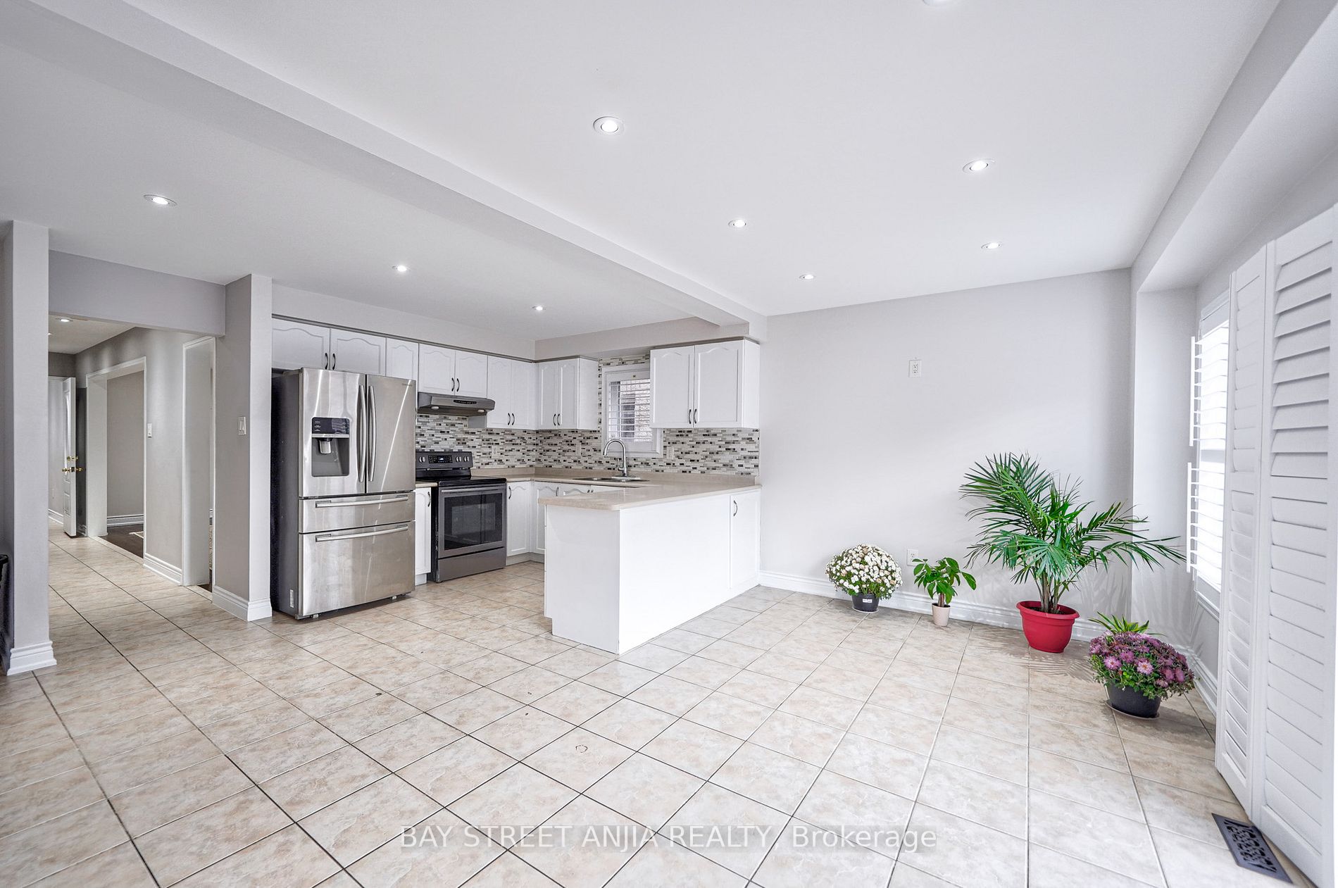 112 Guinevere Road