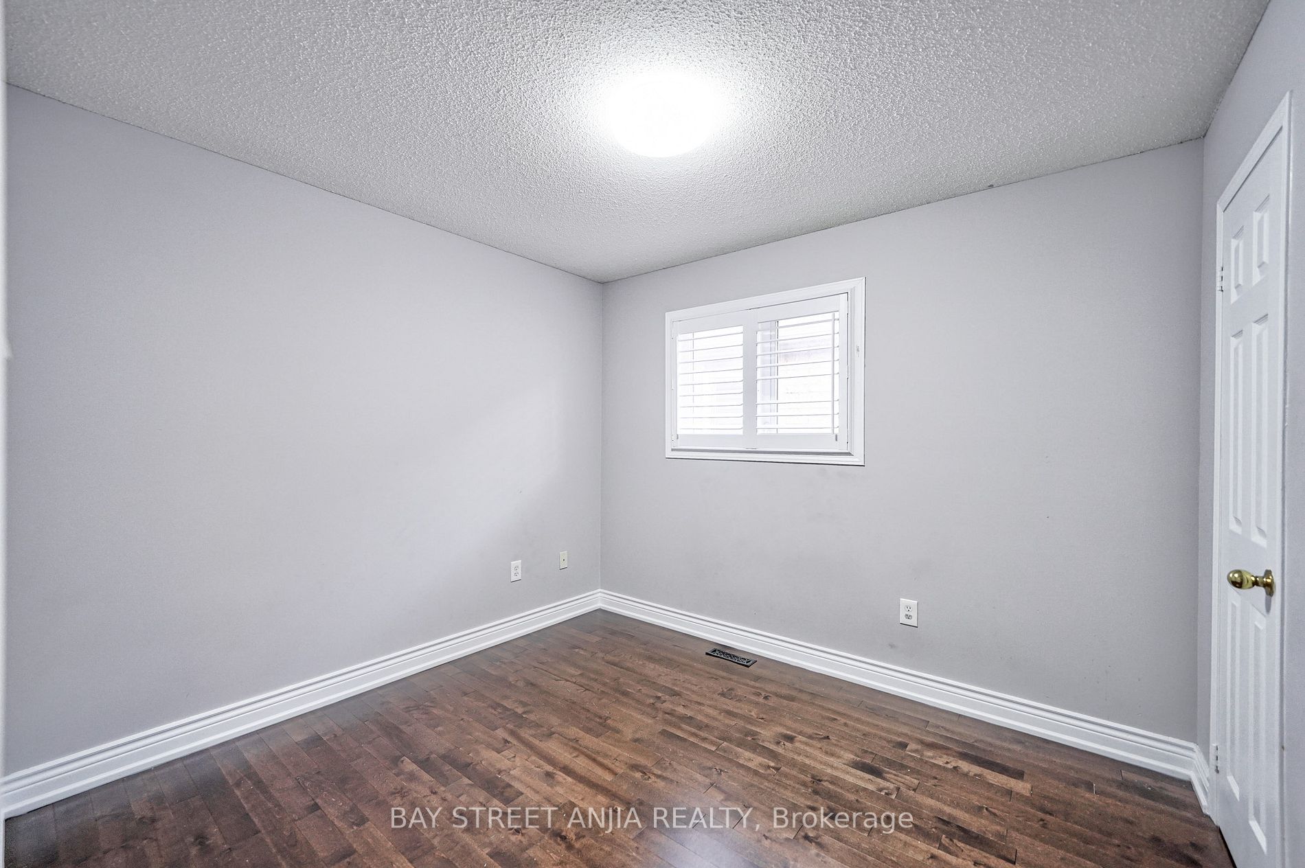 112 Guinevere Road
