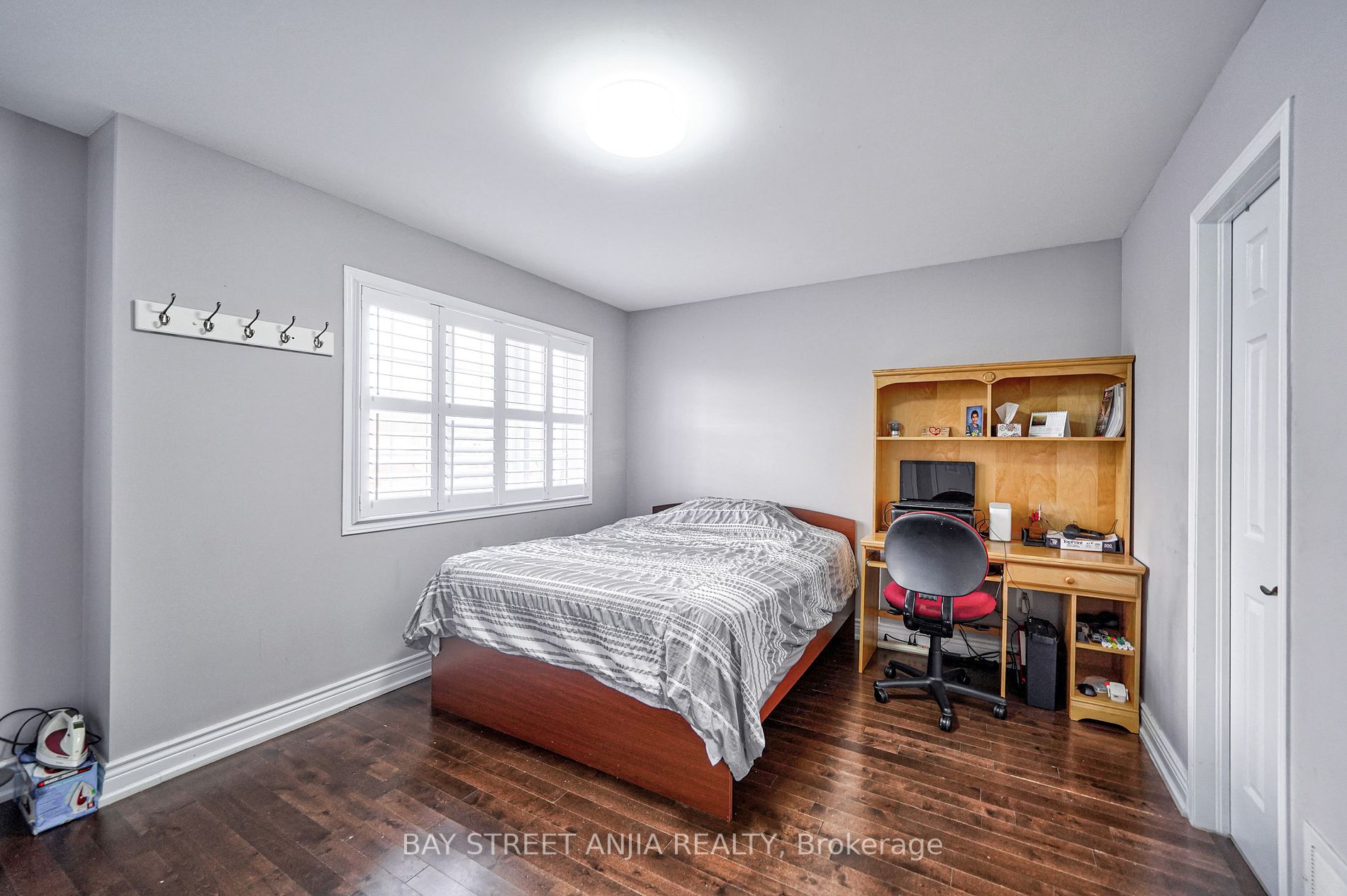 112 Guinevere Road