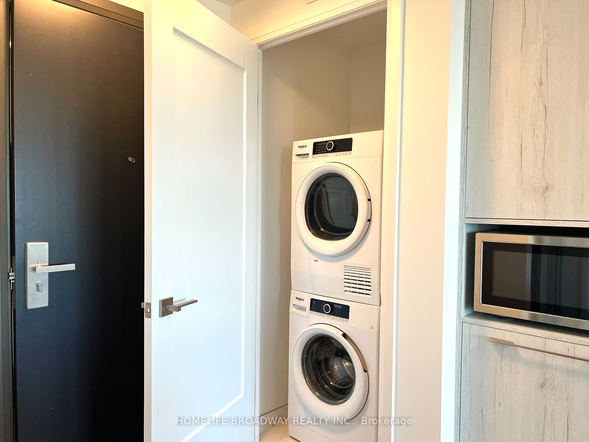 8 Water Walk Dr, #3908