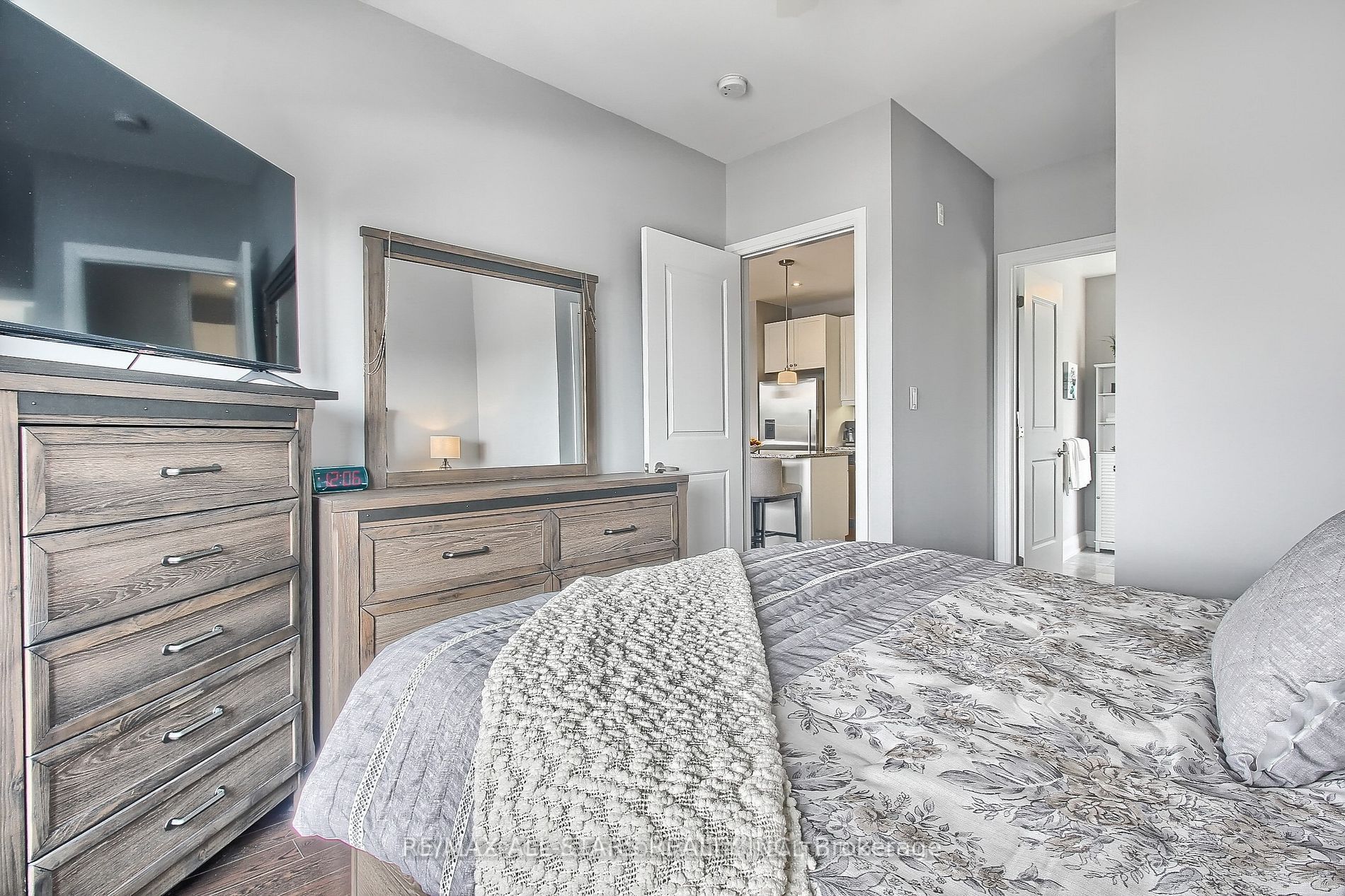 15277 Yonge St S, #609