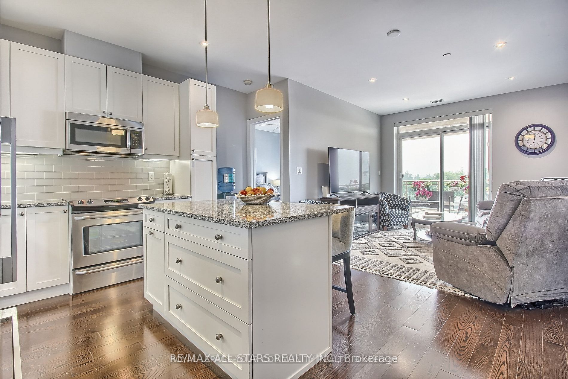 15277 Yonge St S, #609