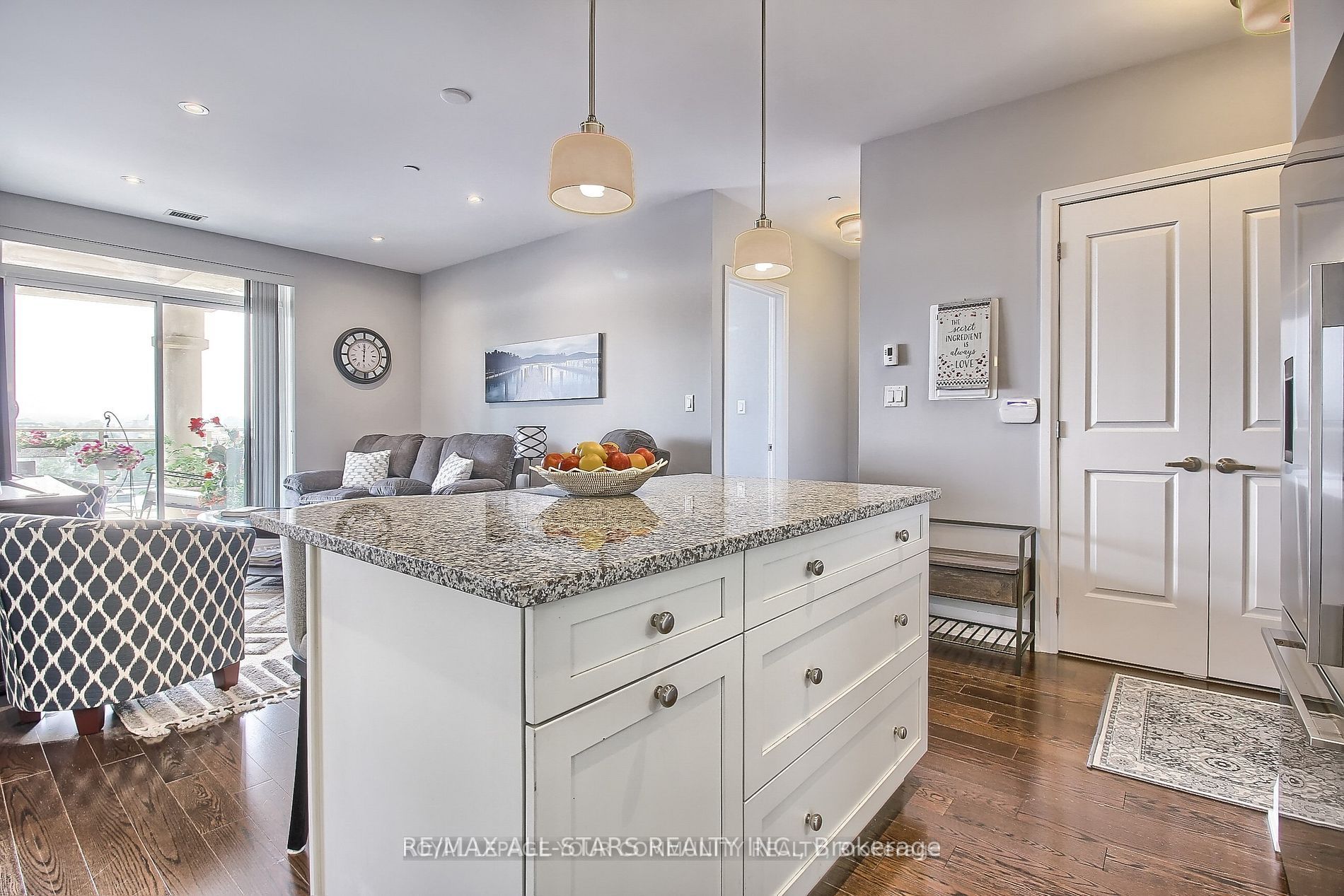 15277 Yonge St S, #609