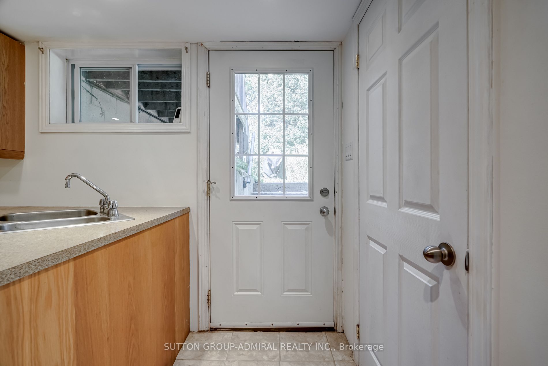 276 Stewart St
