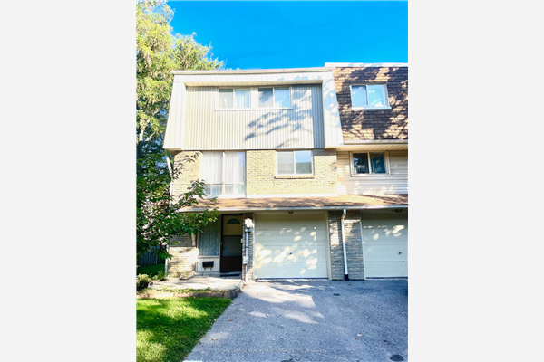 45 Poplar Cres, Aurora