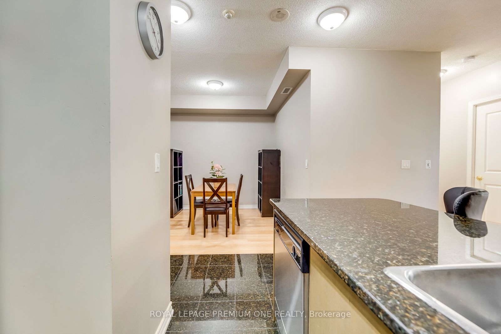9225 jane Street, #806
