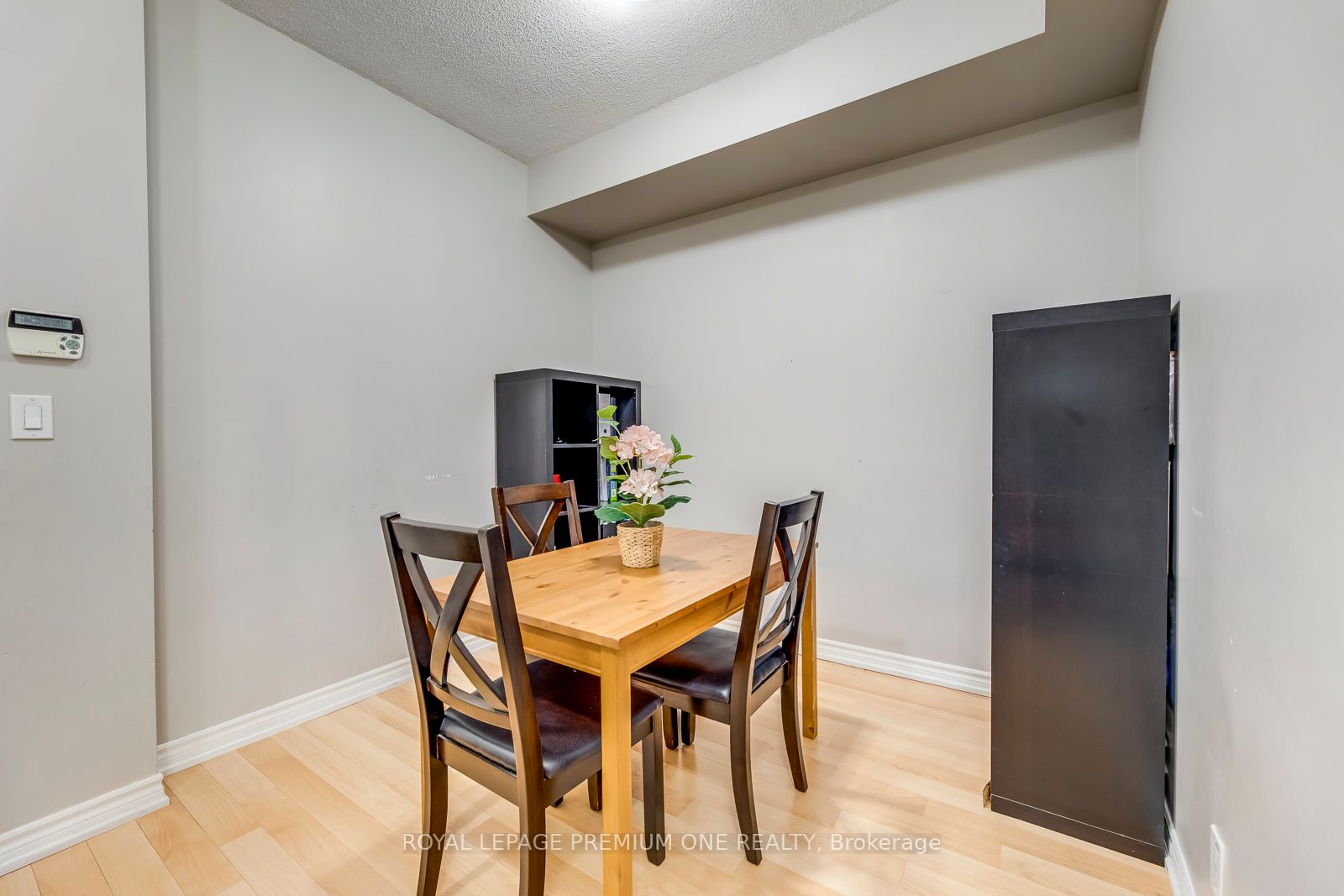 9225 jane Street, #806