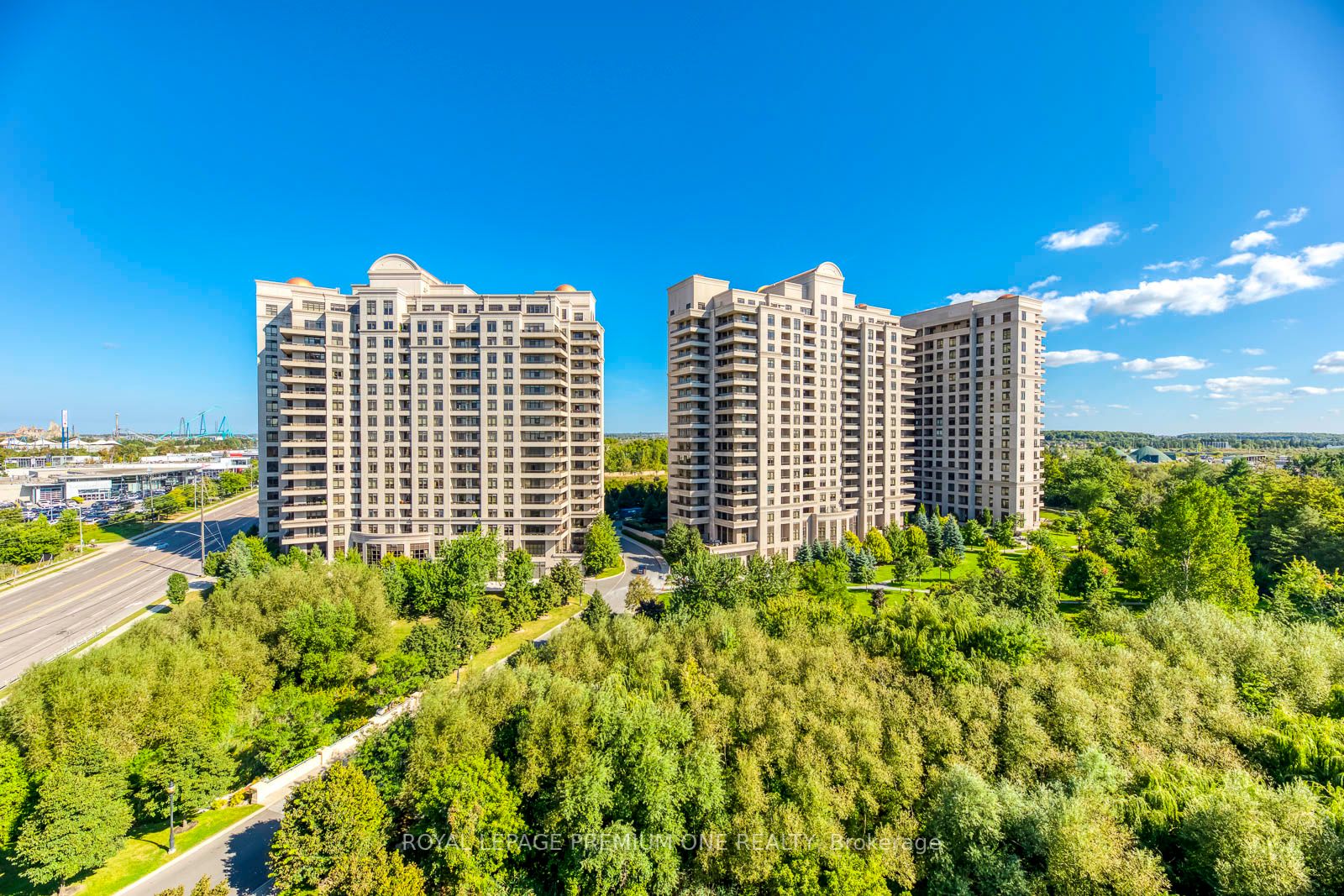9225 jane Street, #806