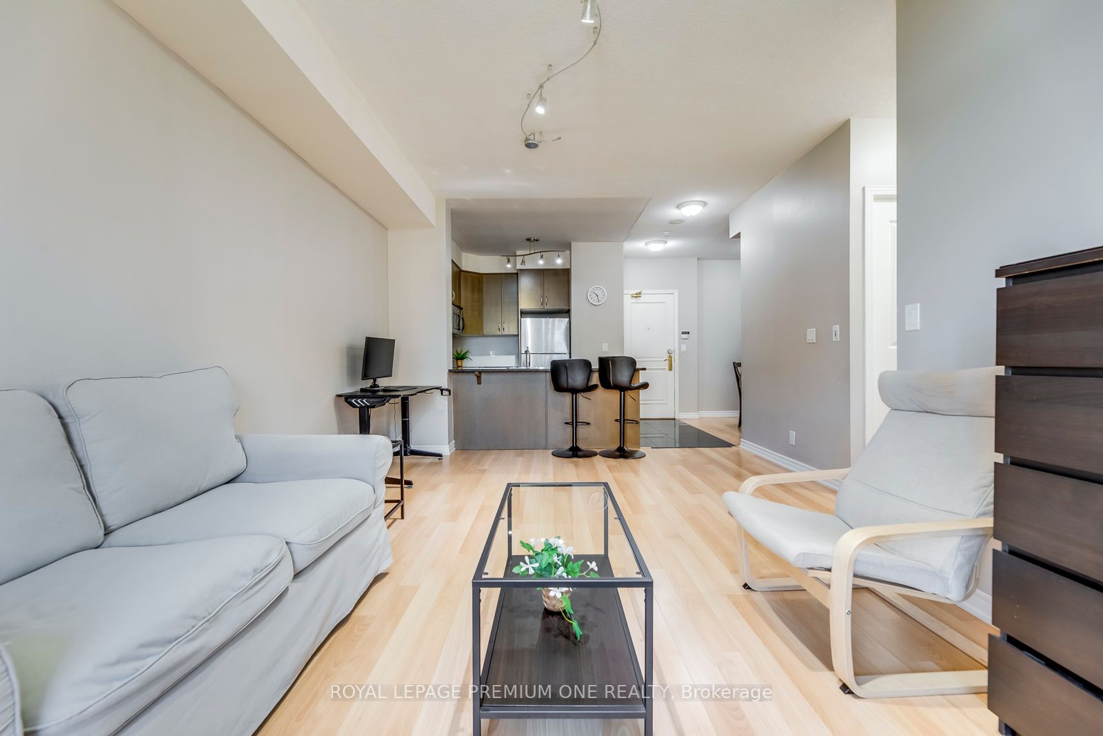 9225 jane Street, #806