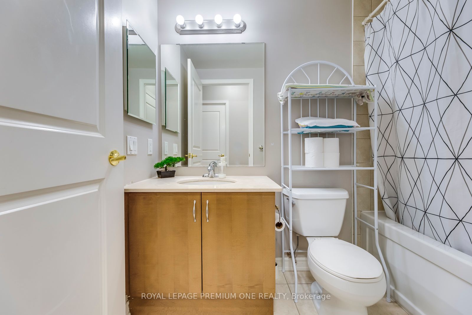 9225 jane Street, #806