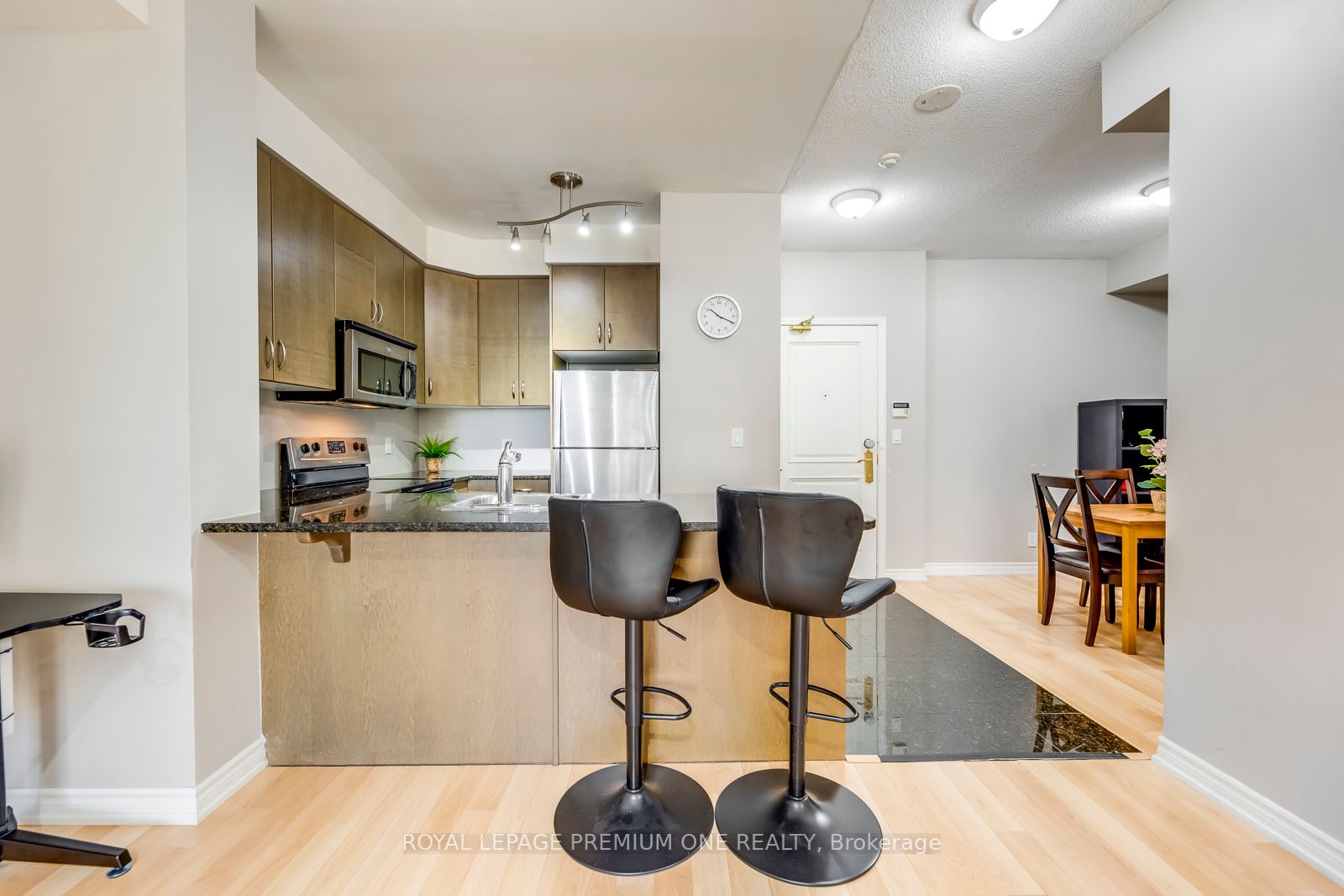 9225 jane Street, #806