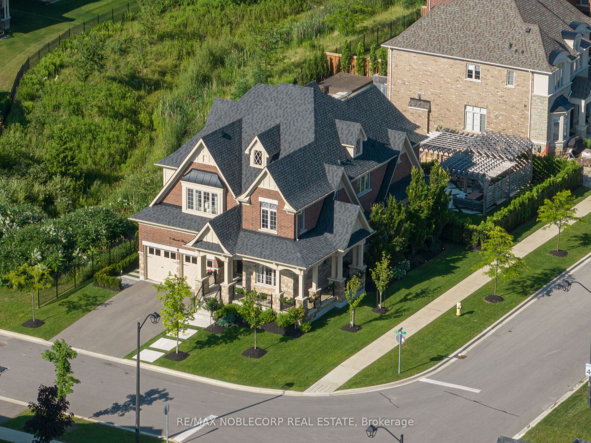 7 Starrett St