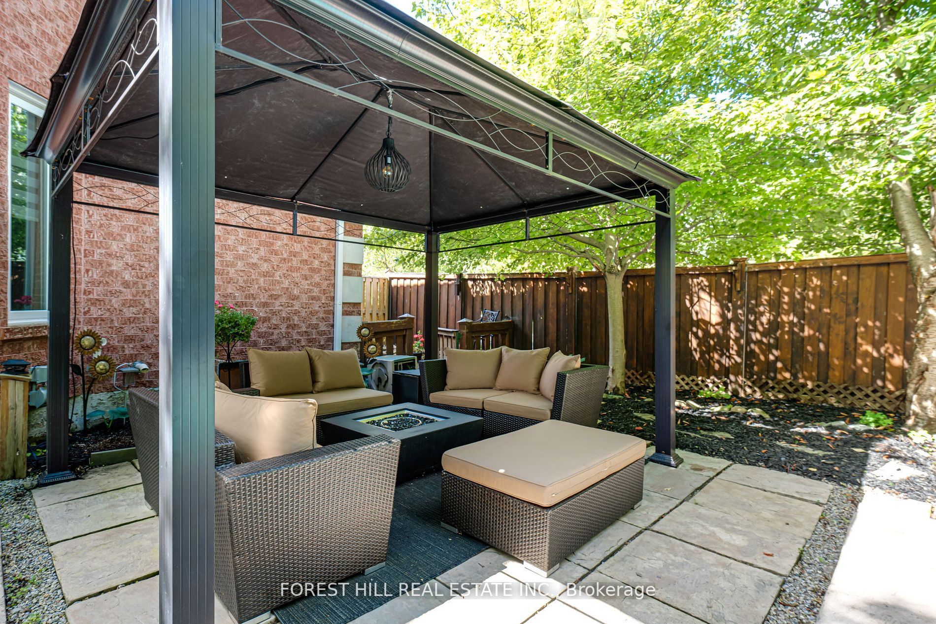 74 Cedar Springs Dr