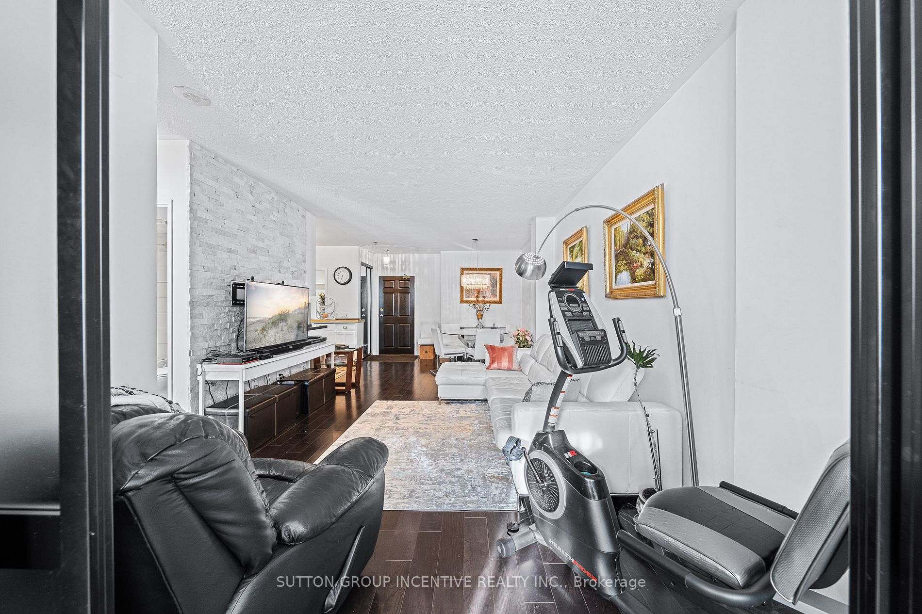 7378 Yonge Street, #210