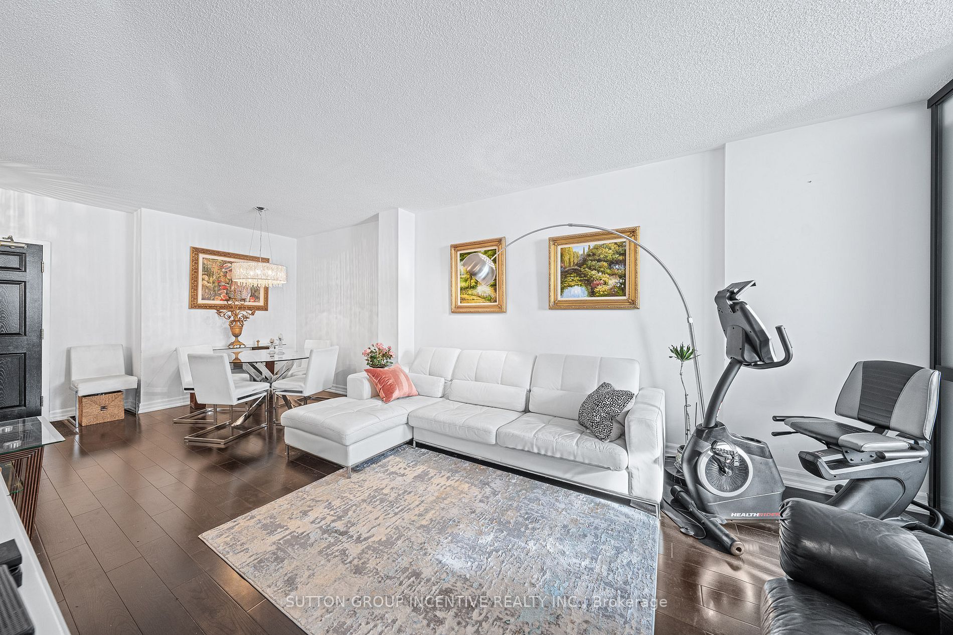 7378 Yonge Street, #210