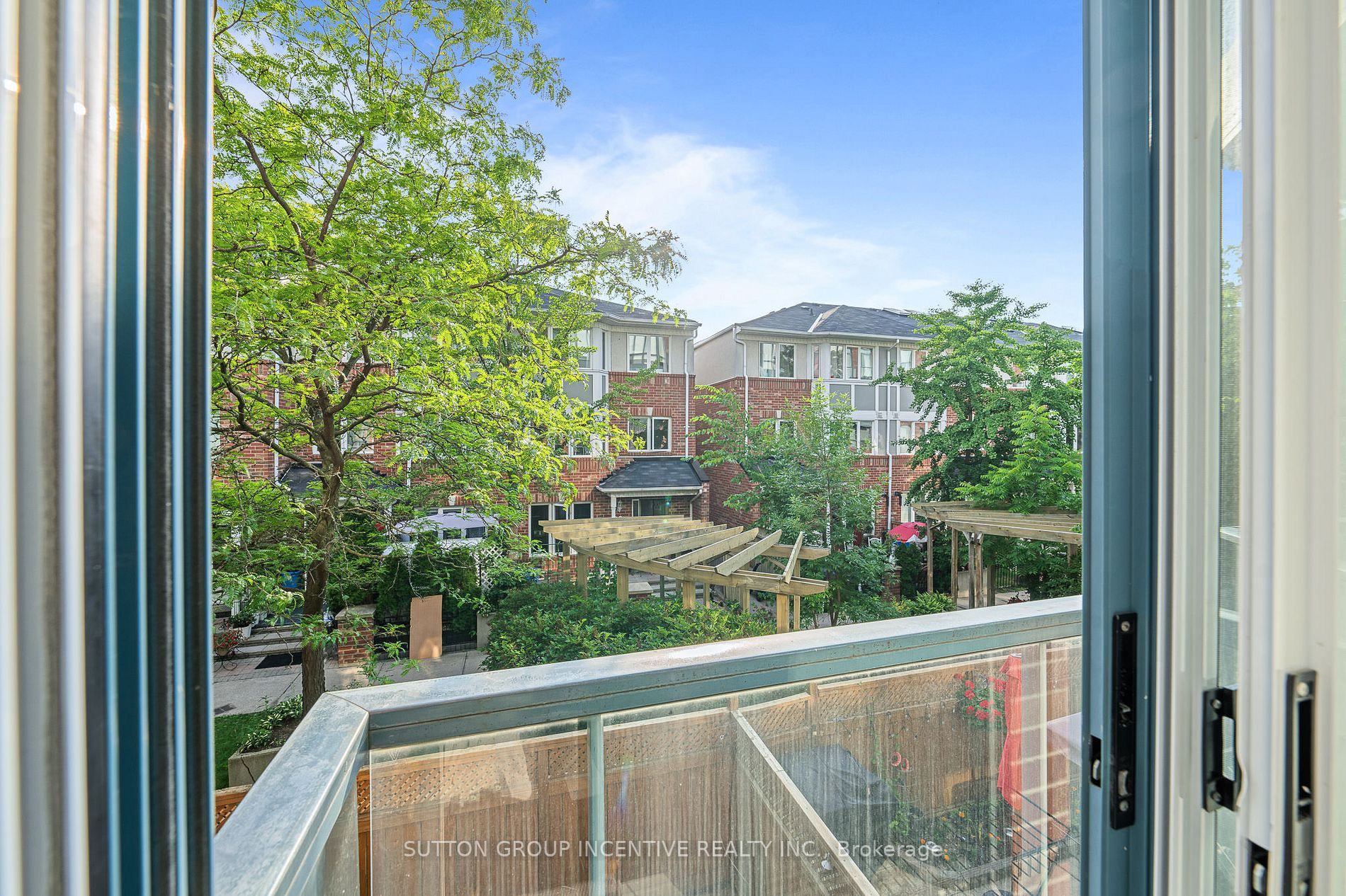 7378 Yonge Street, #210