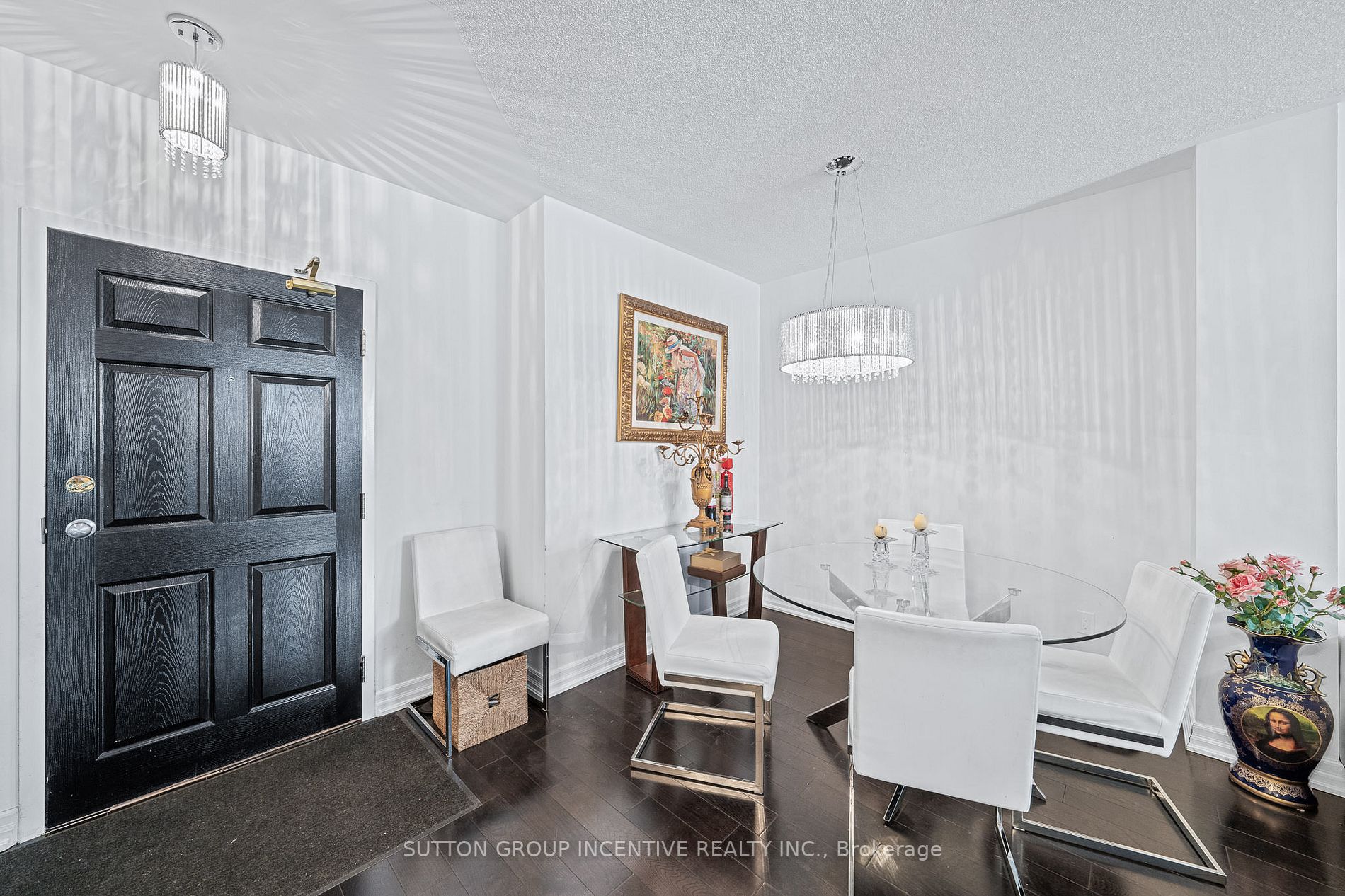 7378 Yonge Street, #210