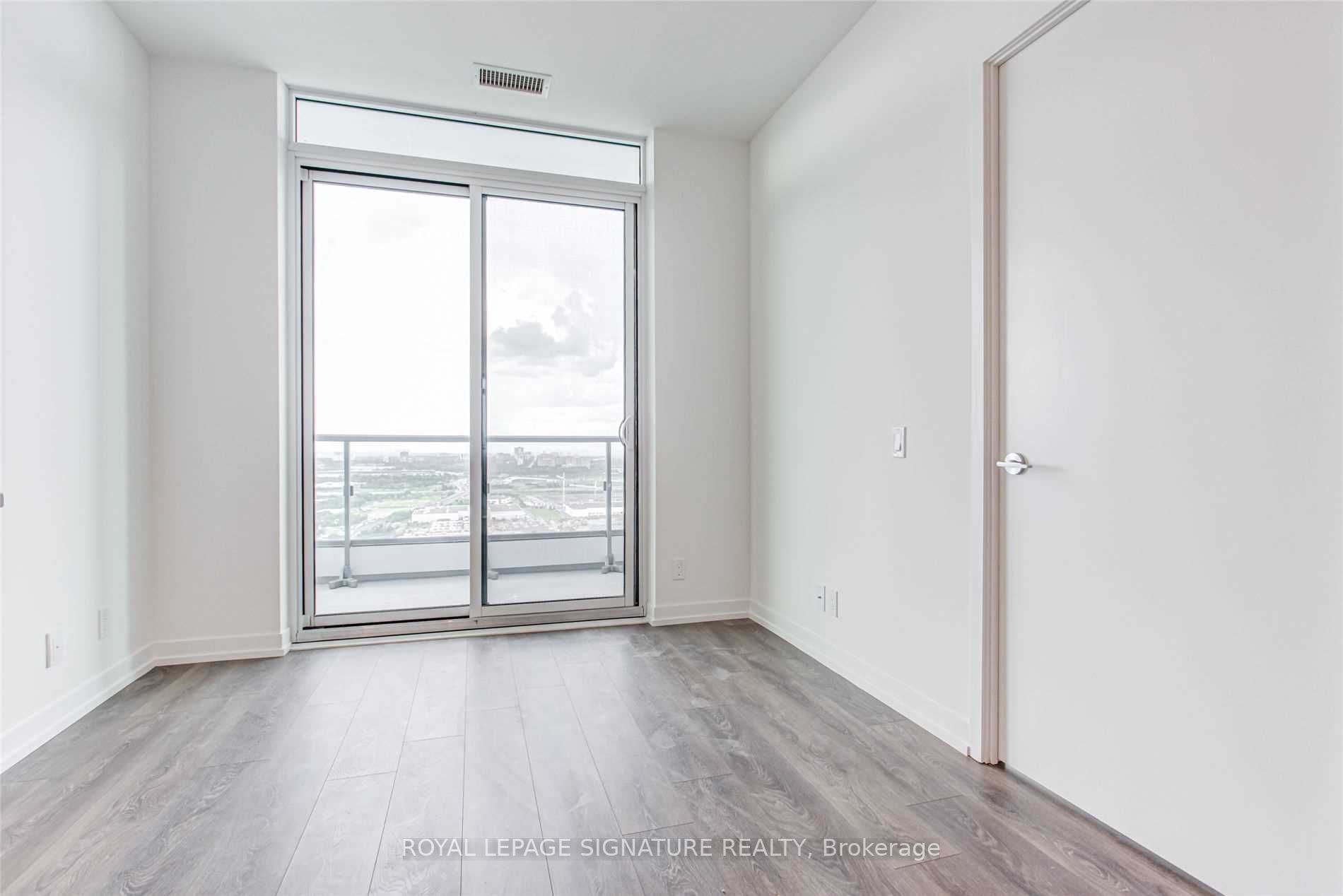 950 Portage Parkway, #3207