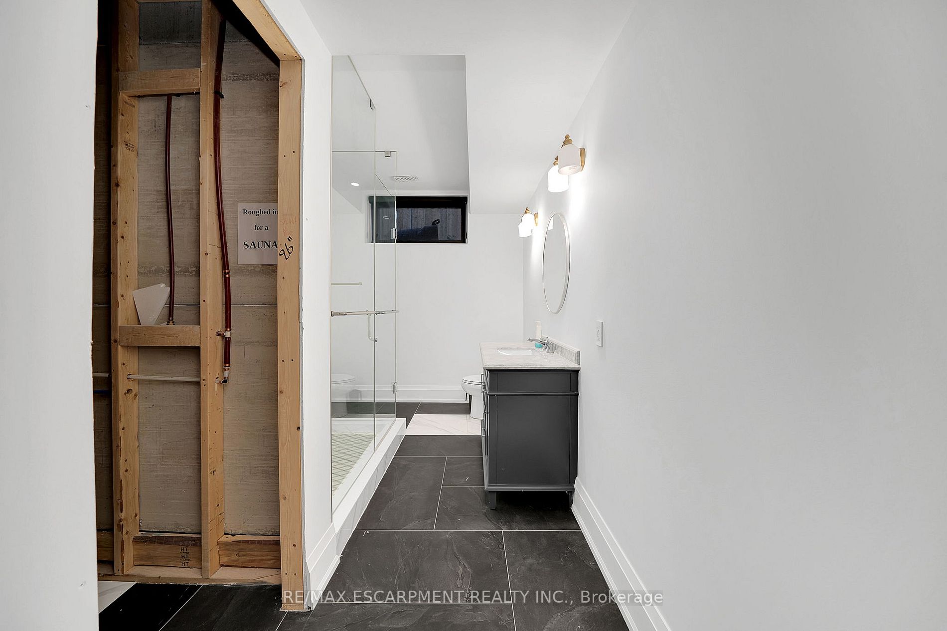 9737 Bathurst St