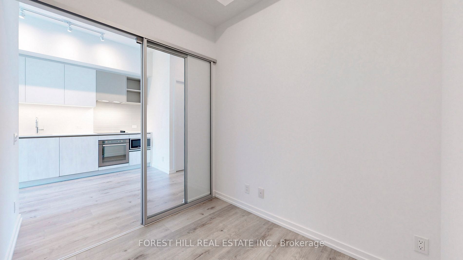 7890 Jane St, #4807