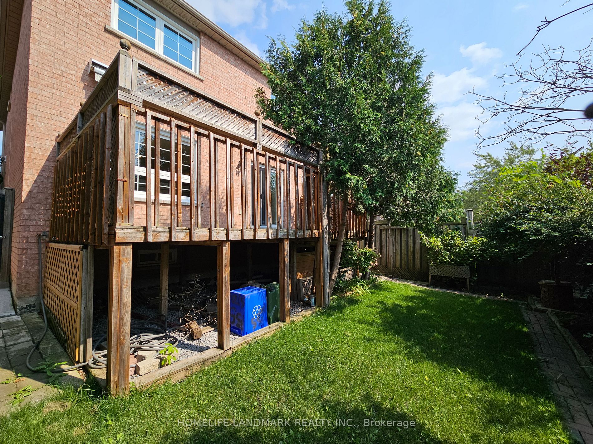 135 Stonebriar Dr