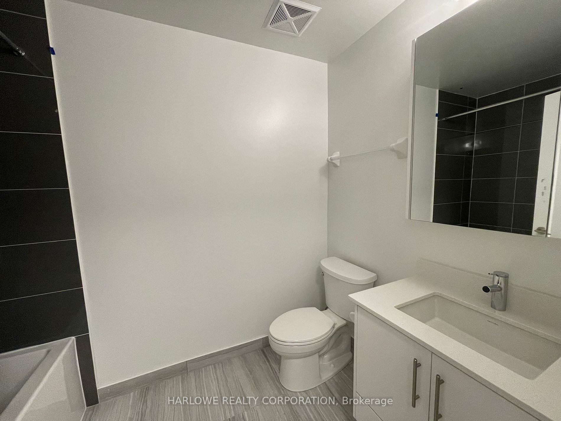 105 Oneida Cres, #1811