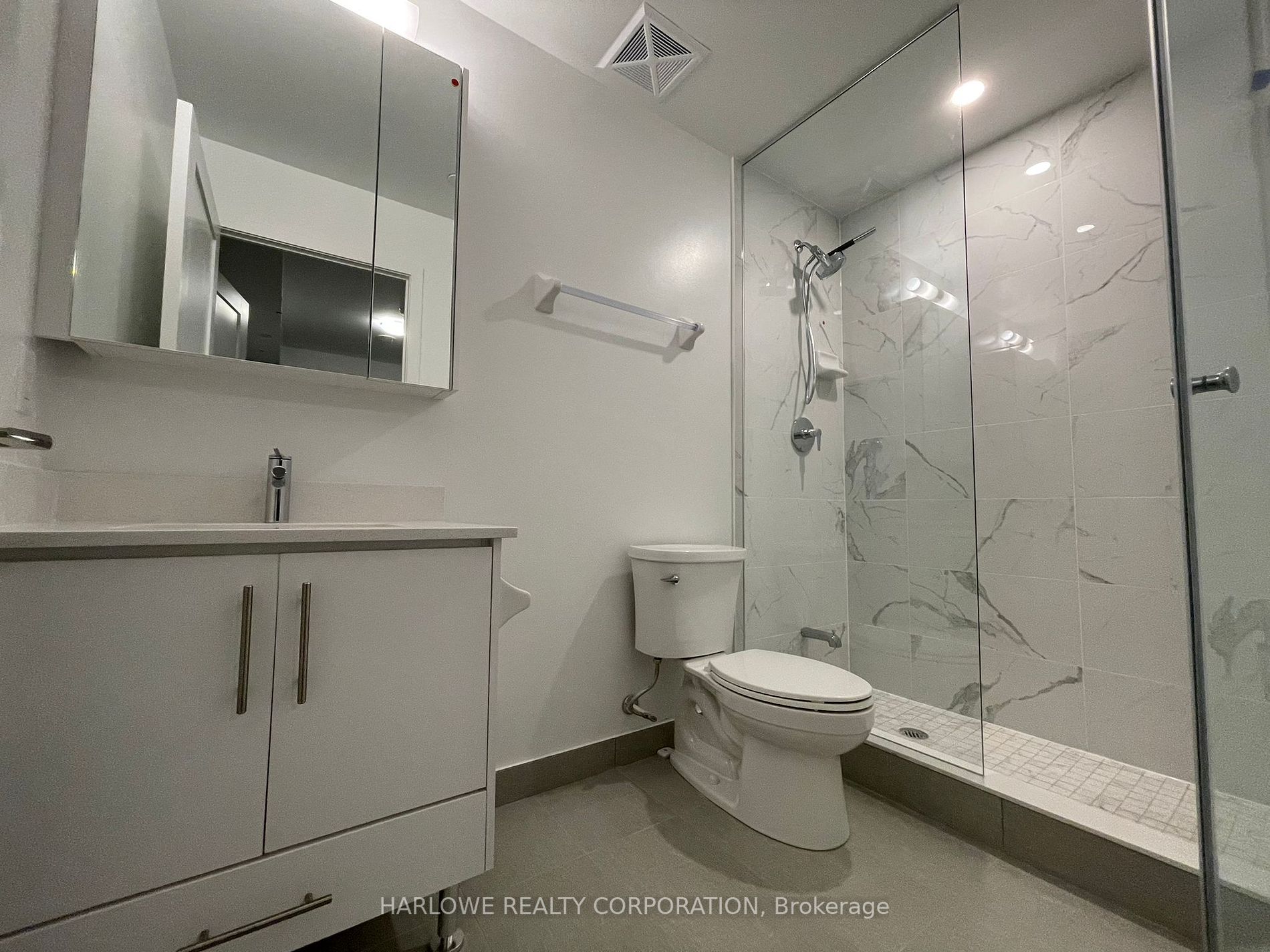 105 Oneida Cres, #1811
