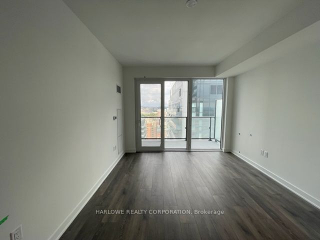 105 Oneida Cres, #2004