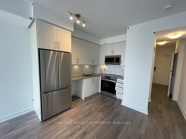 105 Oneida Cres, #2004