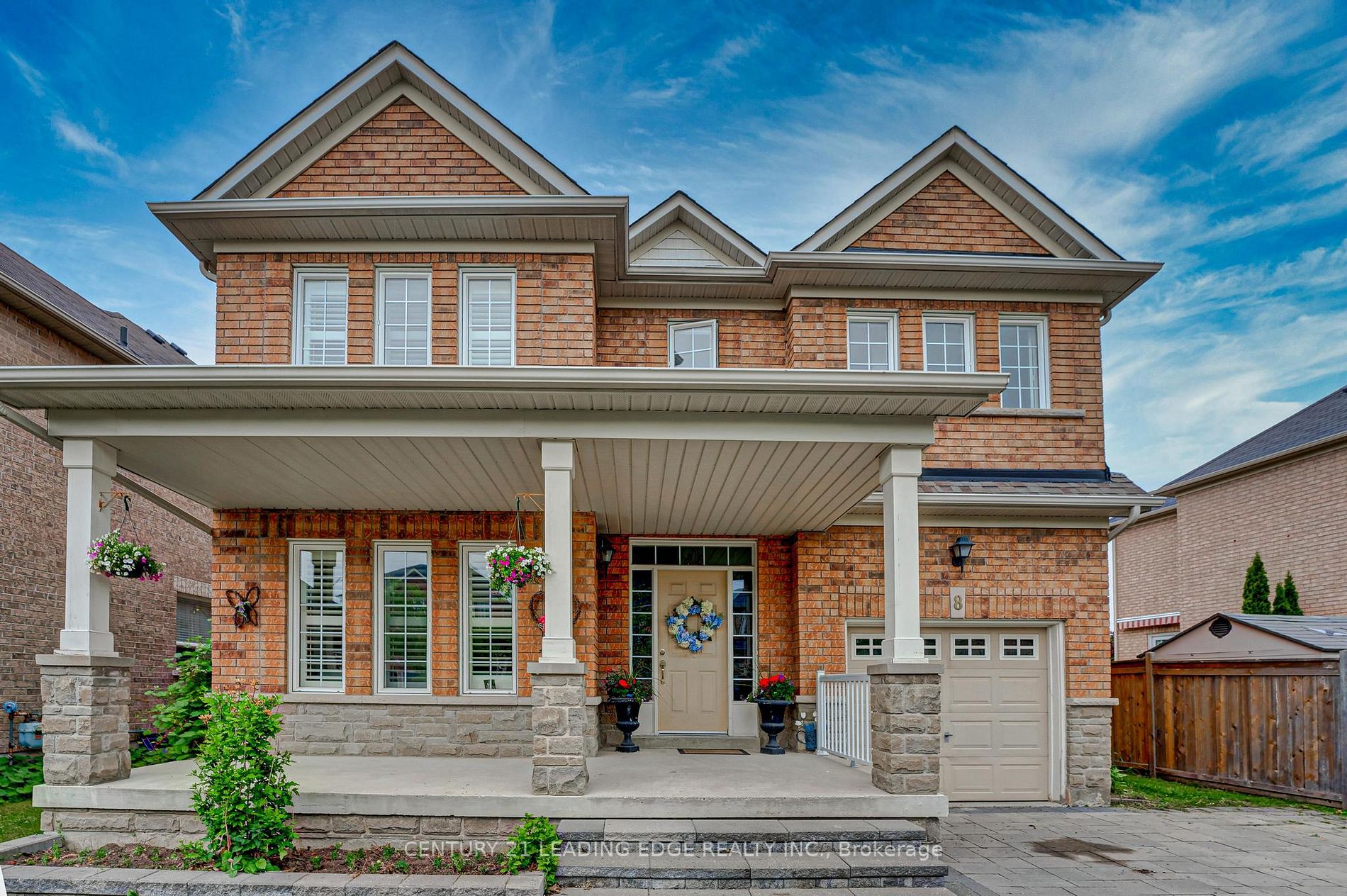 8 Tiger Lily St