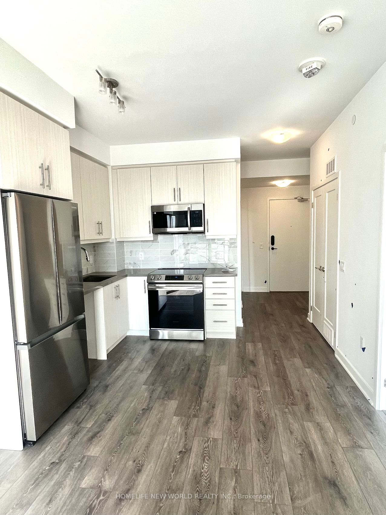 105 Oneida Crescent Cres W, #2202