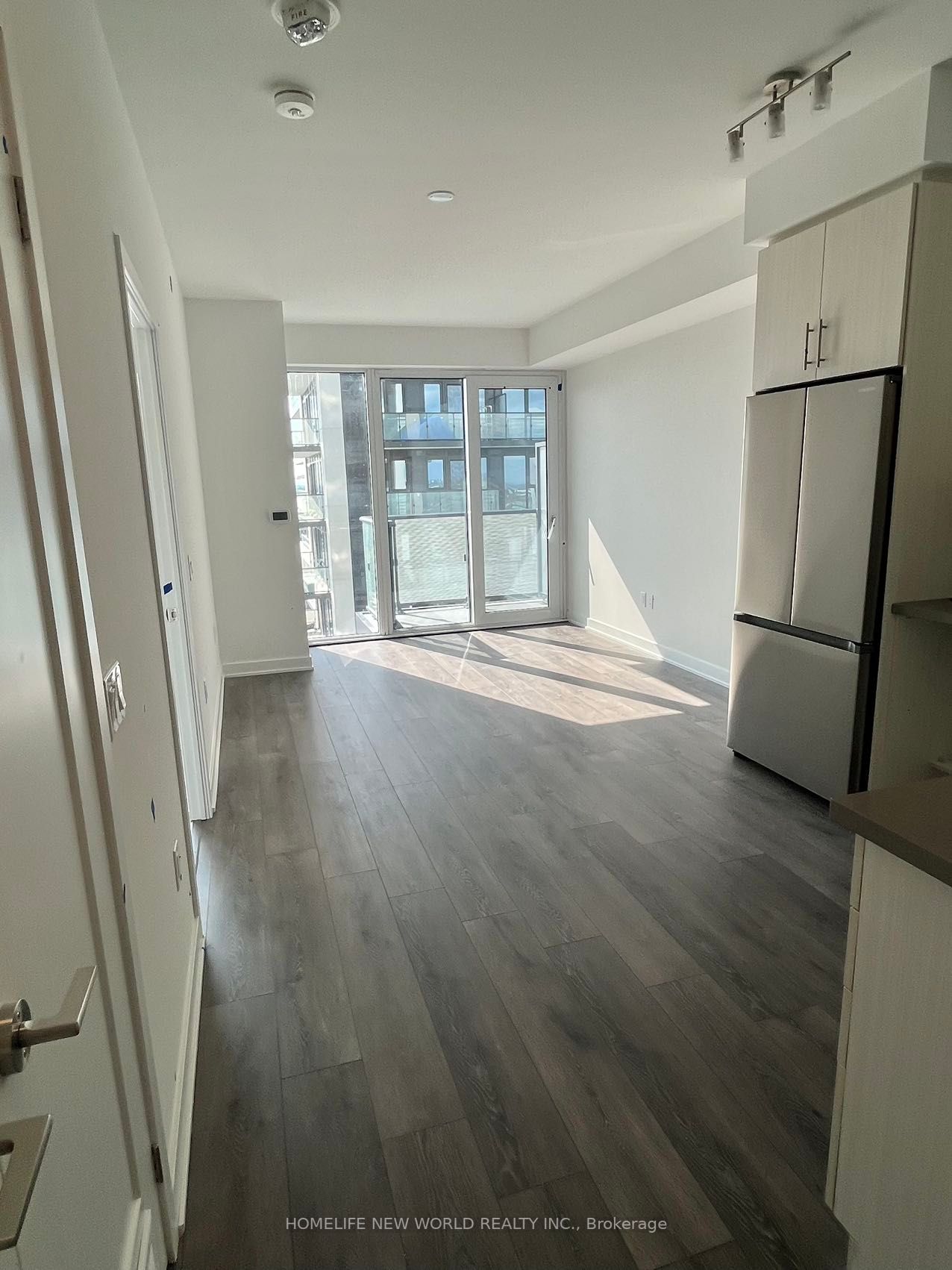 105 Oneida Crescent Cres W, #2202