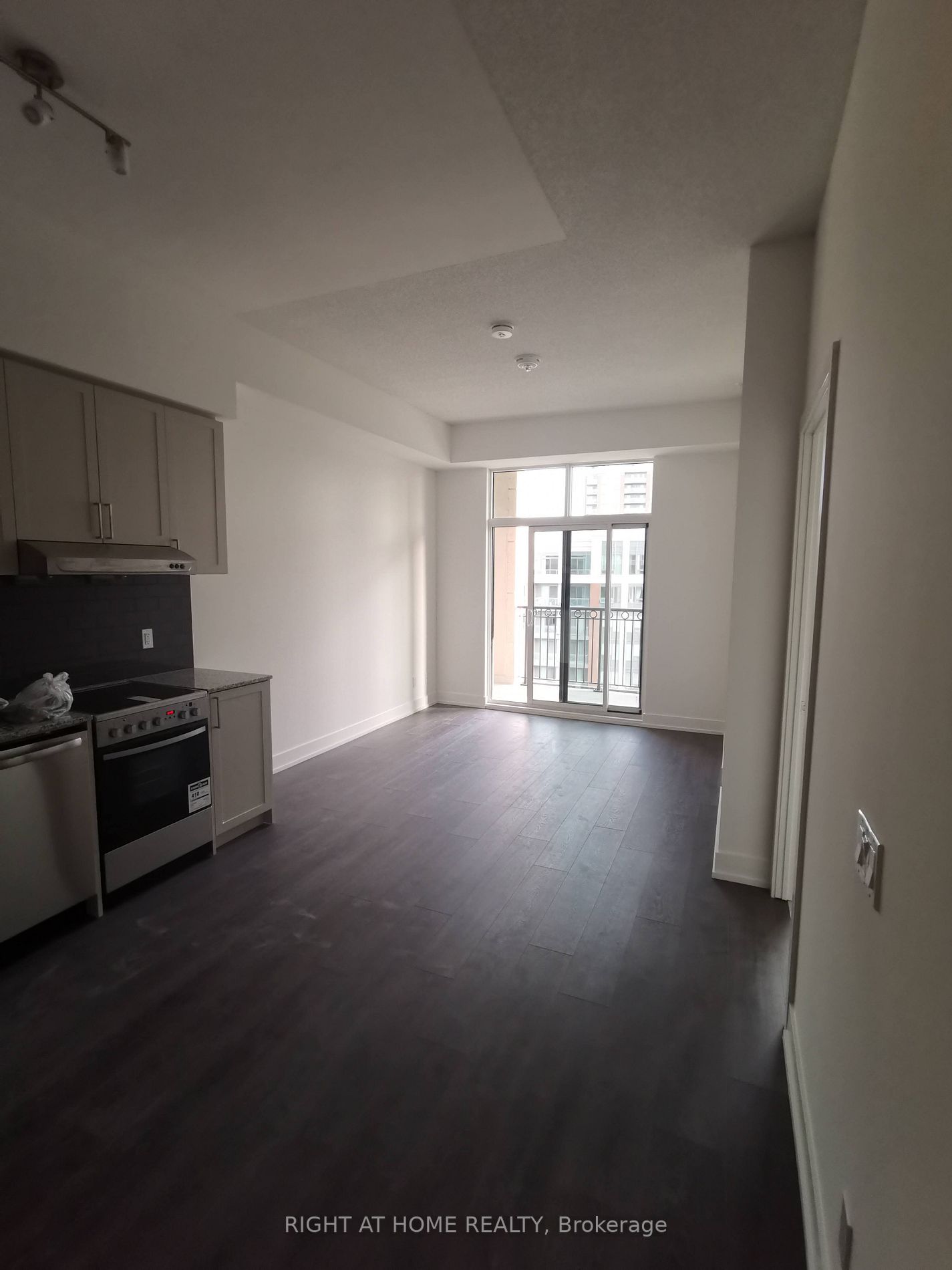 278 Buchanan Dr, #816E