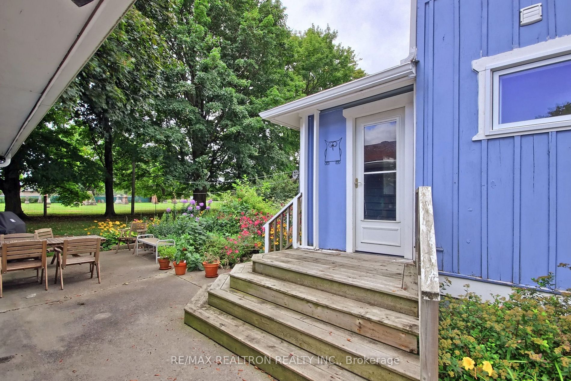 4055 Yonge St