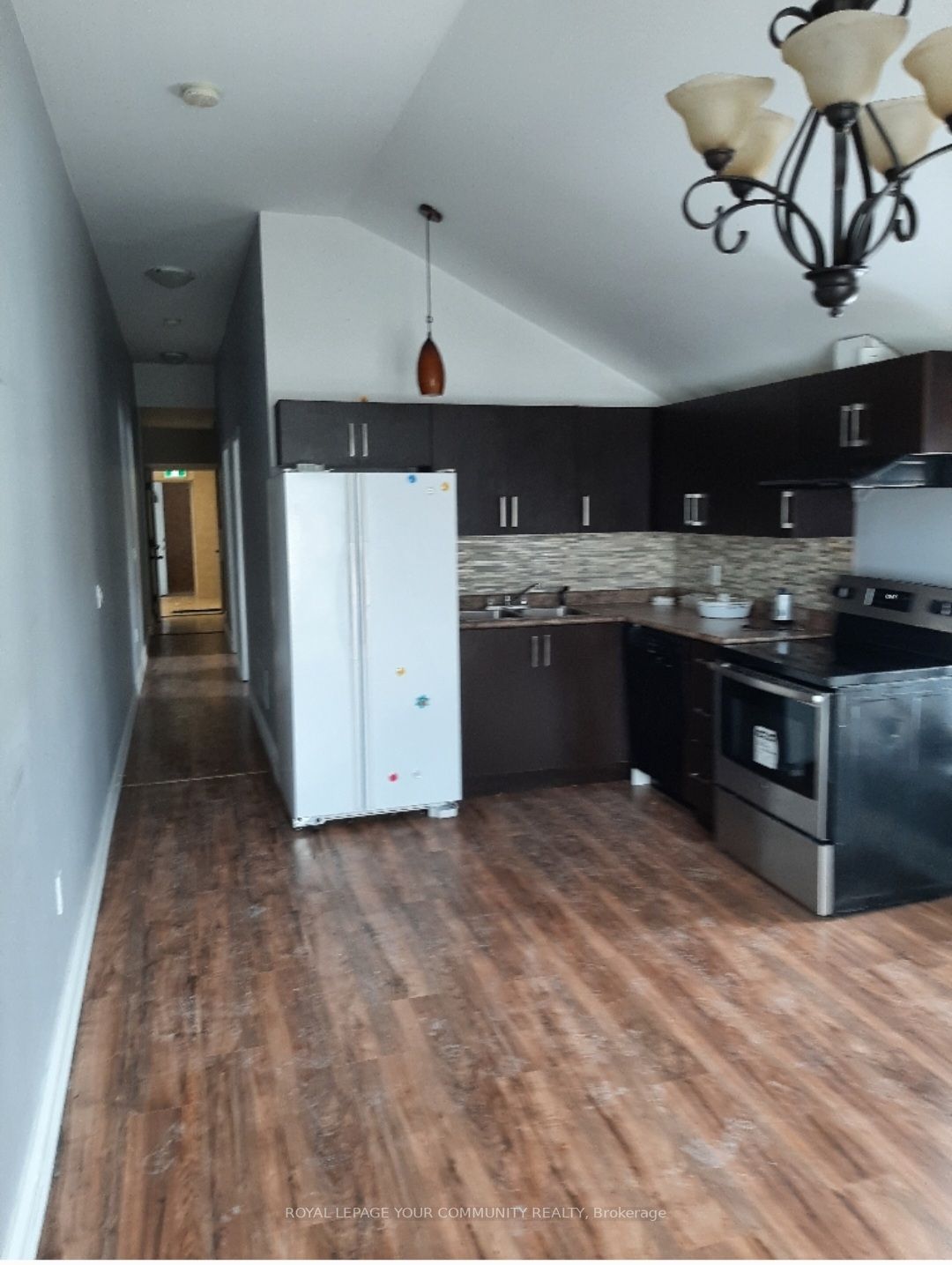 30 Main St, #Upper#2