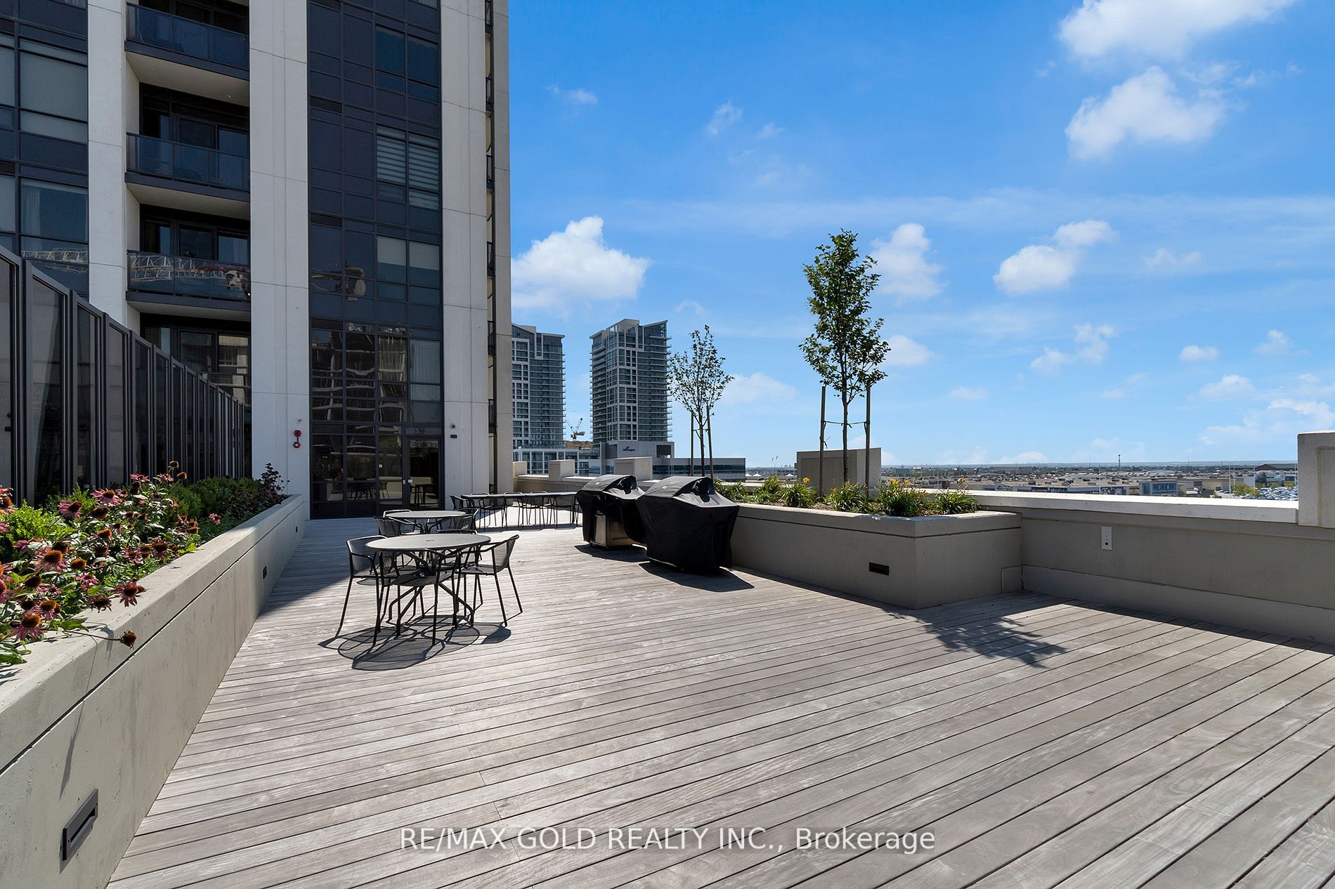 9085 Jane Street, #705