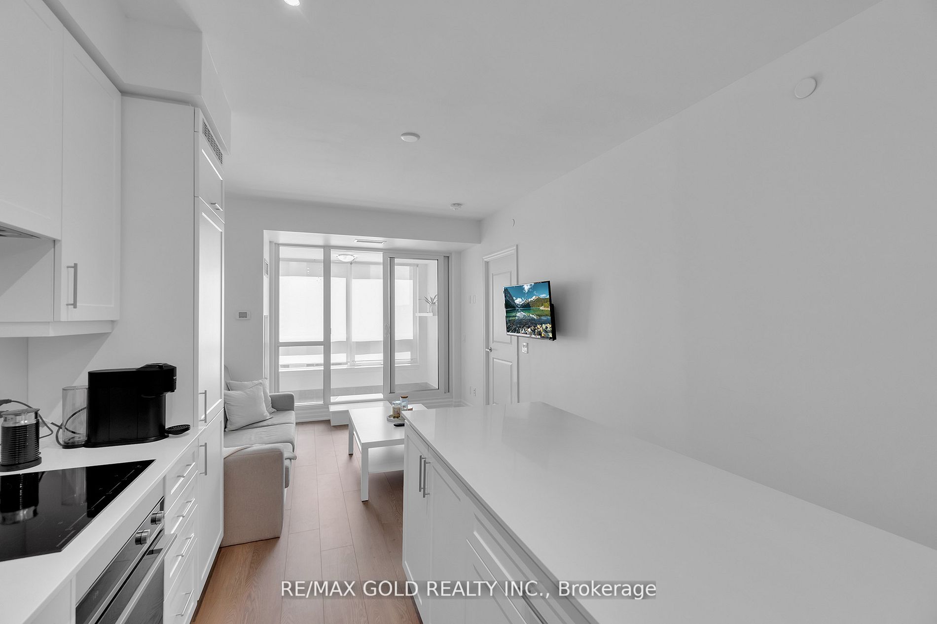 9085 Jane Street, #705