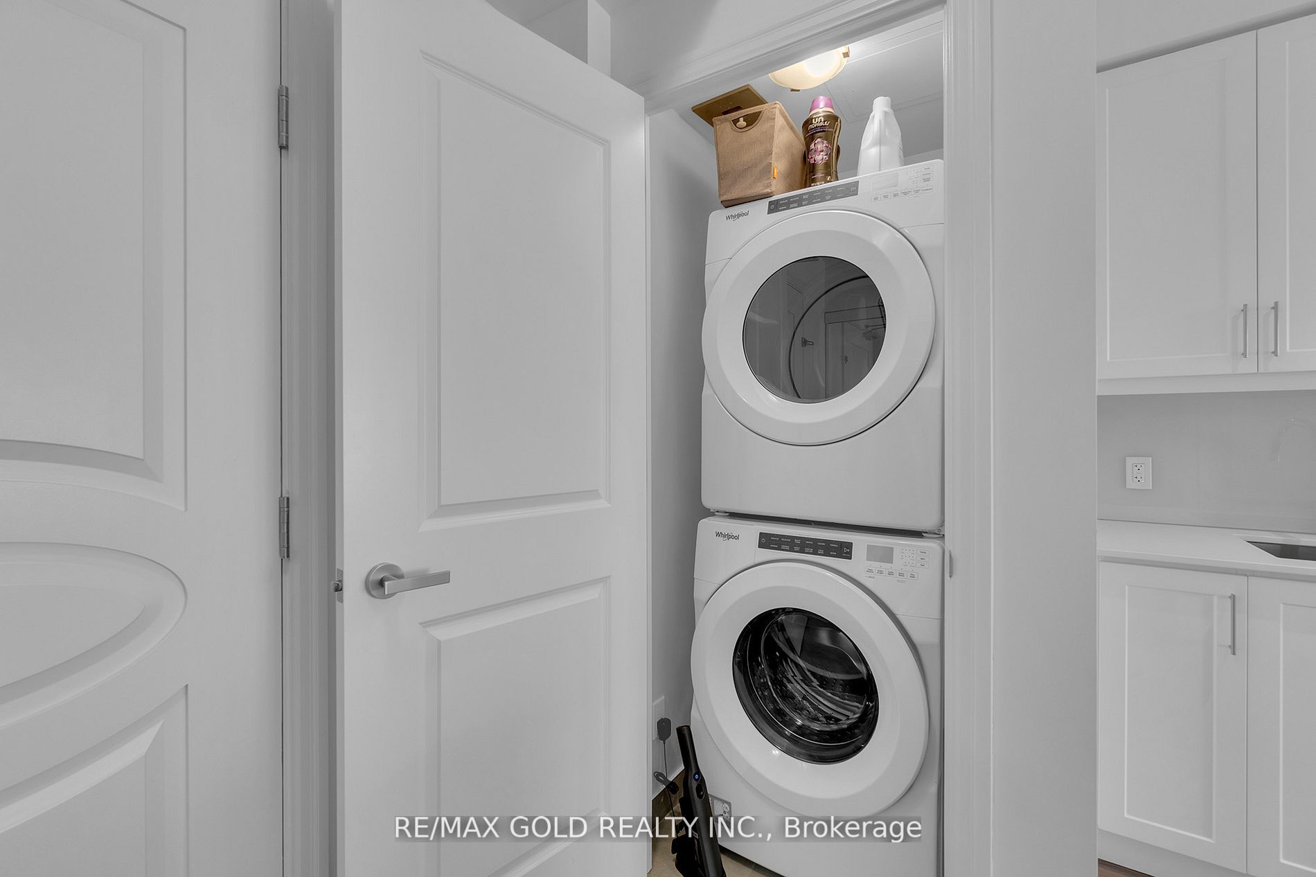 9085 Jane Street, #705