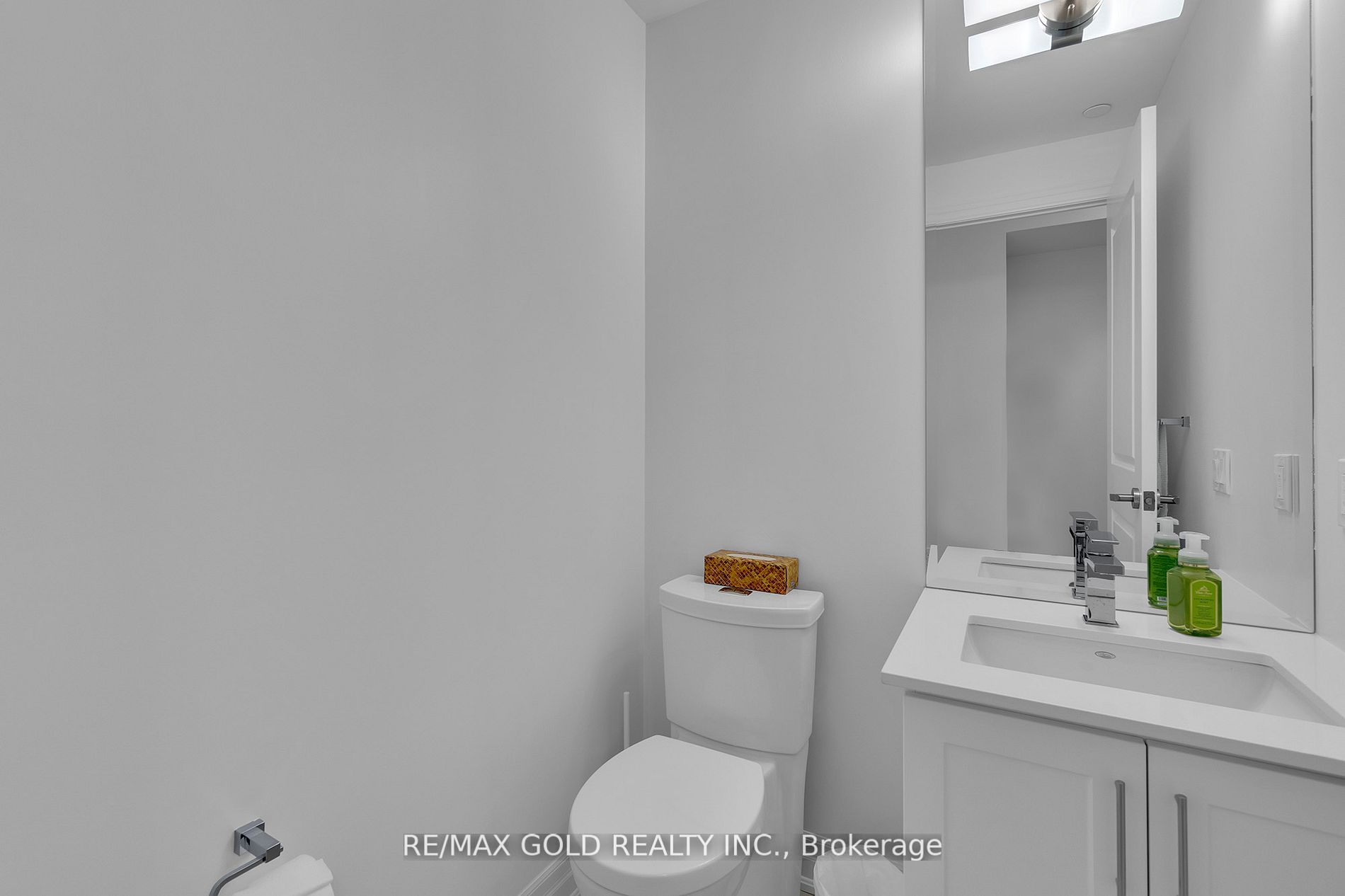 9085 Jane Street, #705