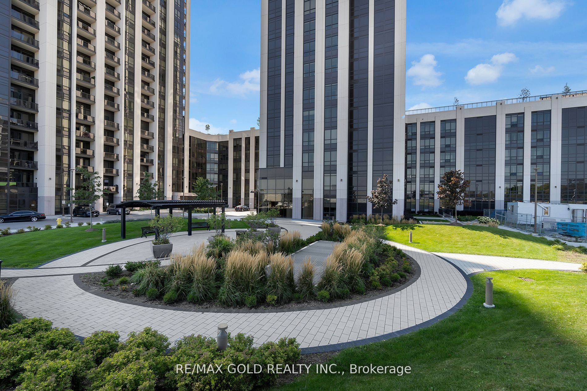 9085 Jane Street, #705