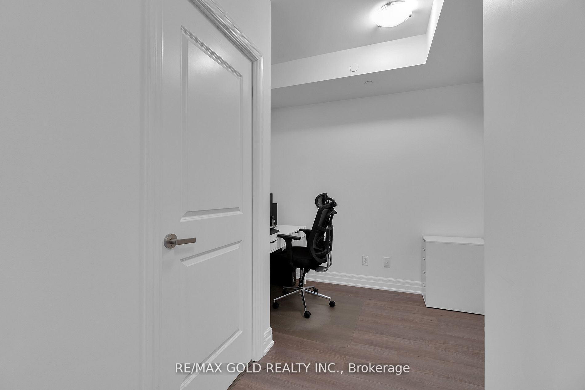 9085 Jane Street, #705