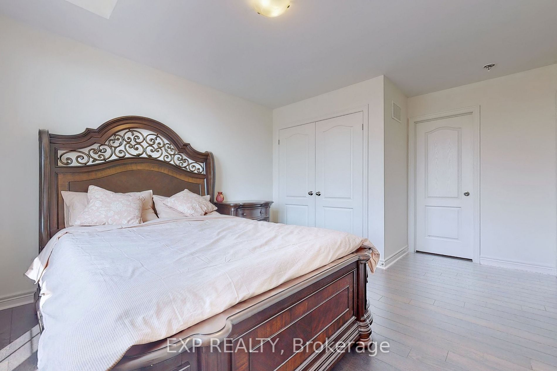 8 Citrine Drive