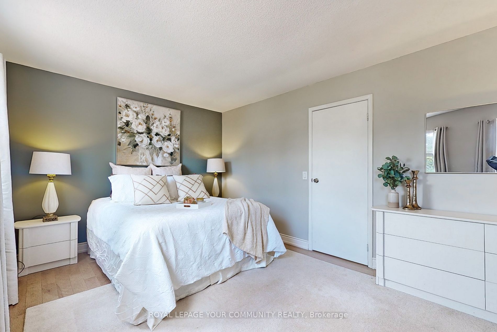 56 Raleigh Cres