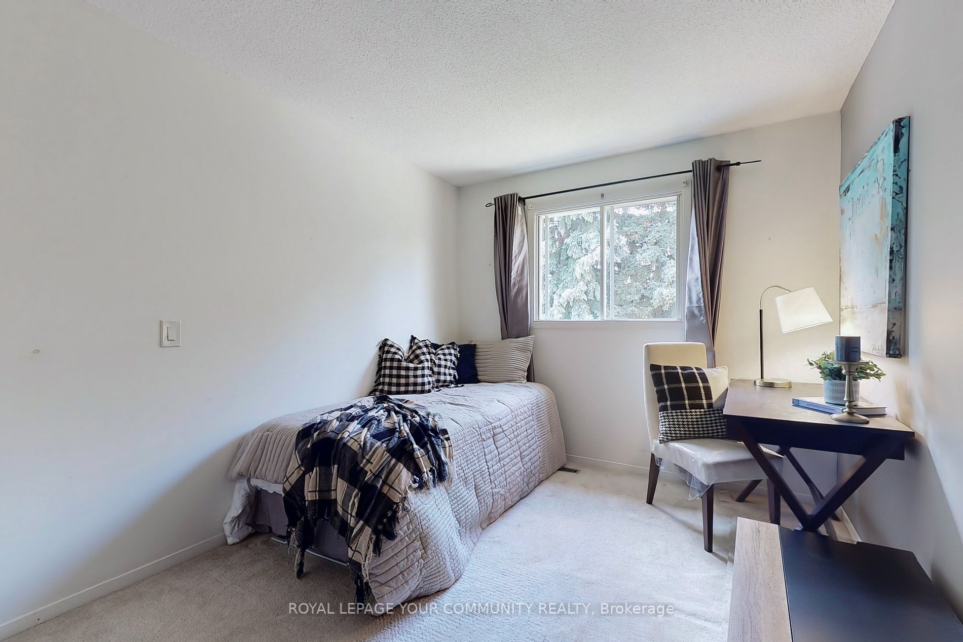 56 Raleigh Cres