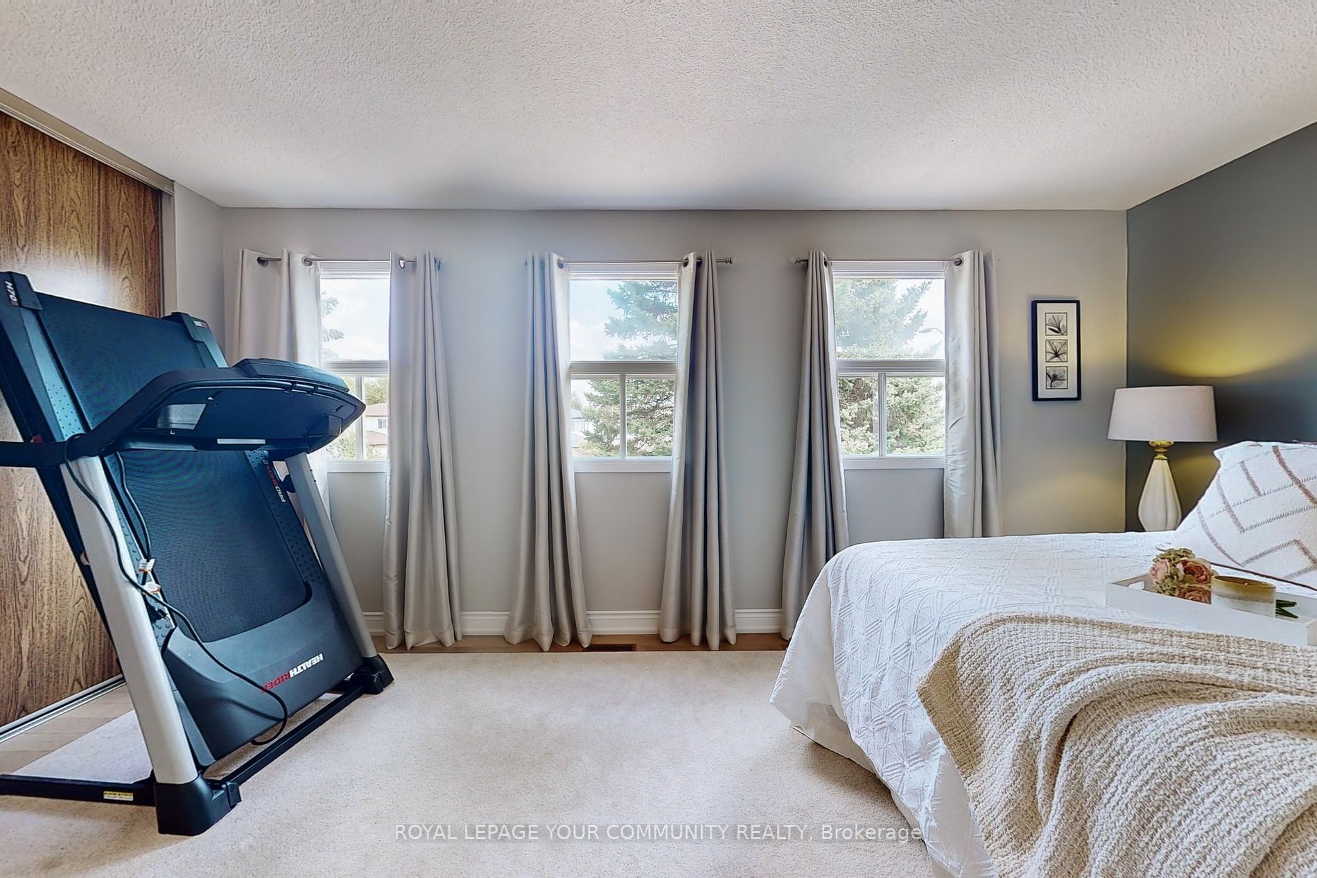 56 Raleigh Cres