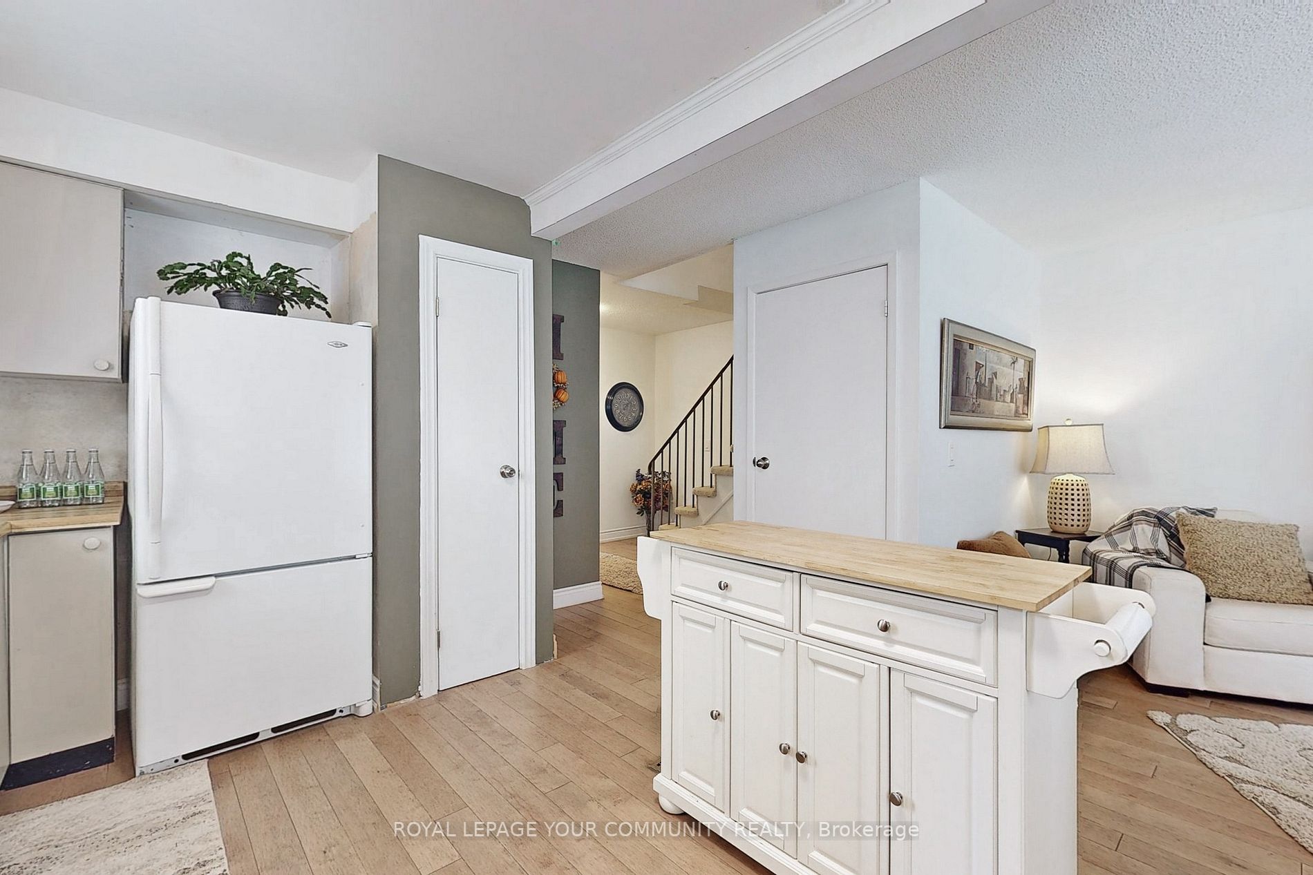 56 Raleigh Cres