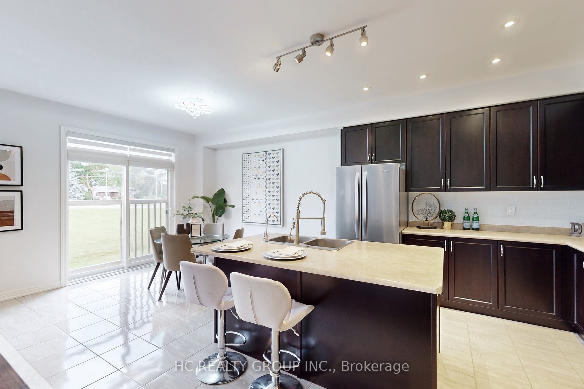 86 Robb Thompson Rd