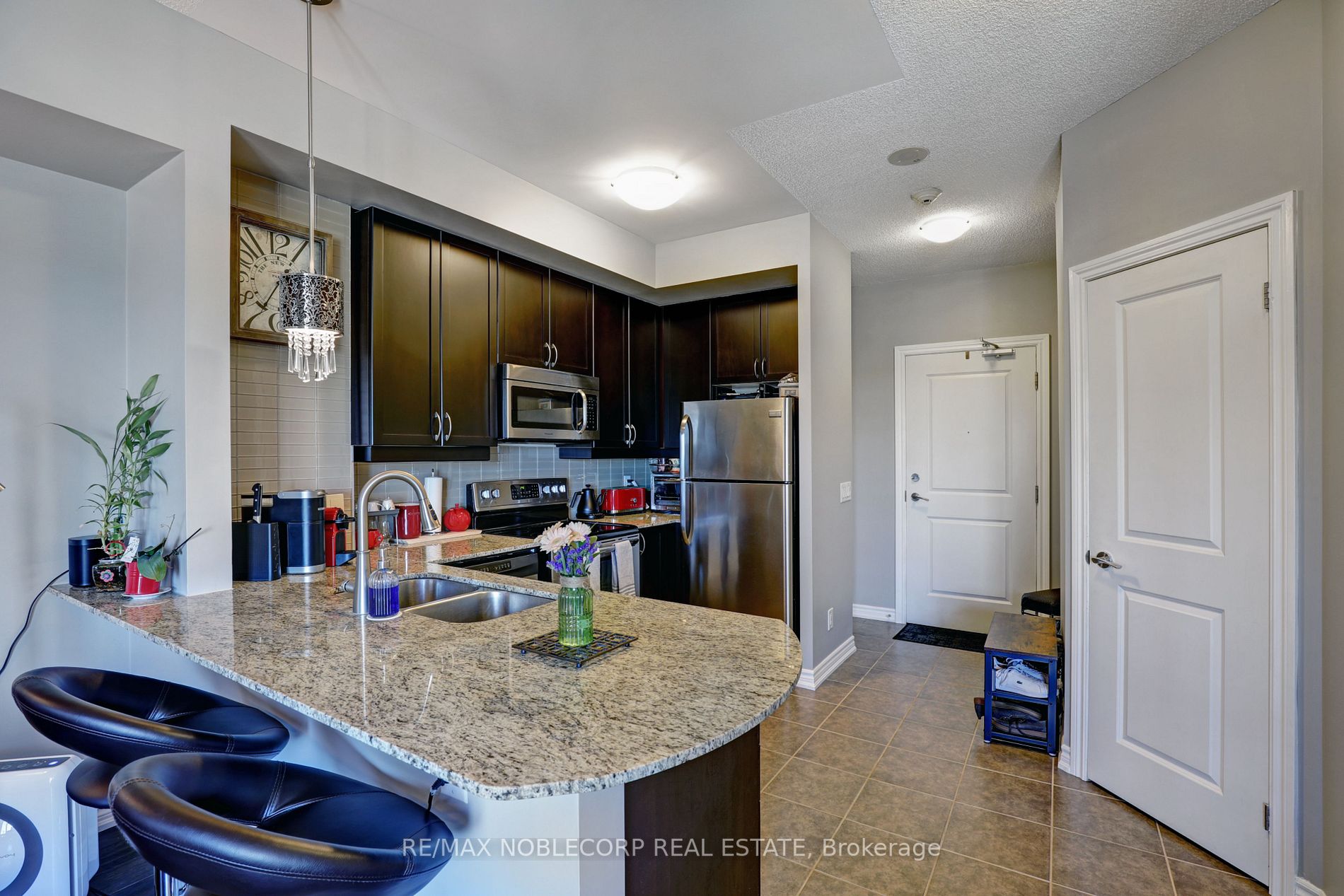 7730 Kipling Ave, #907